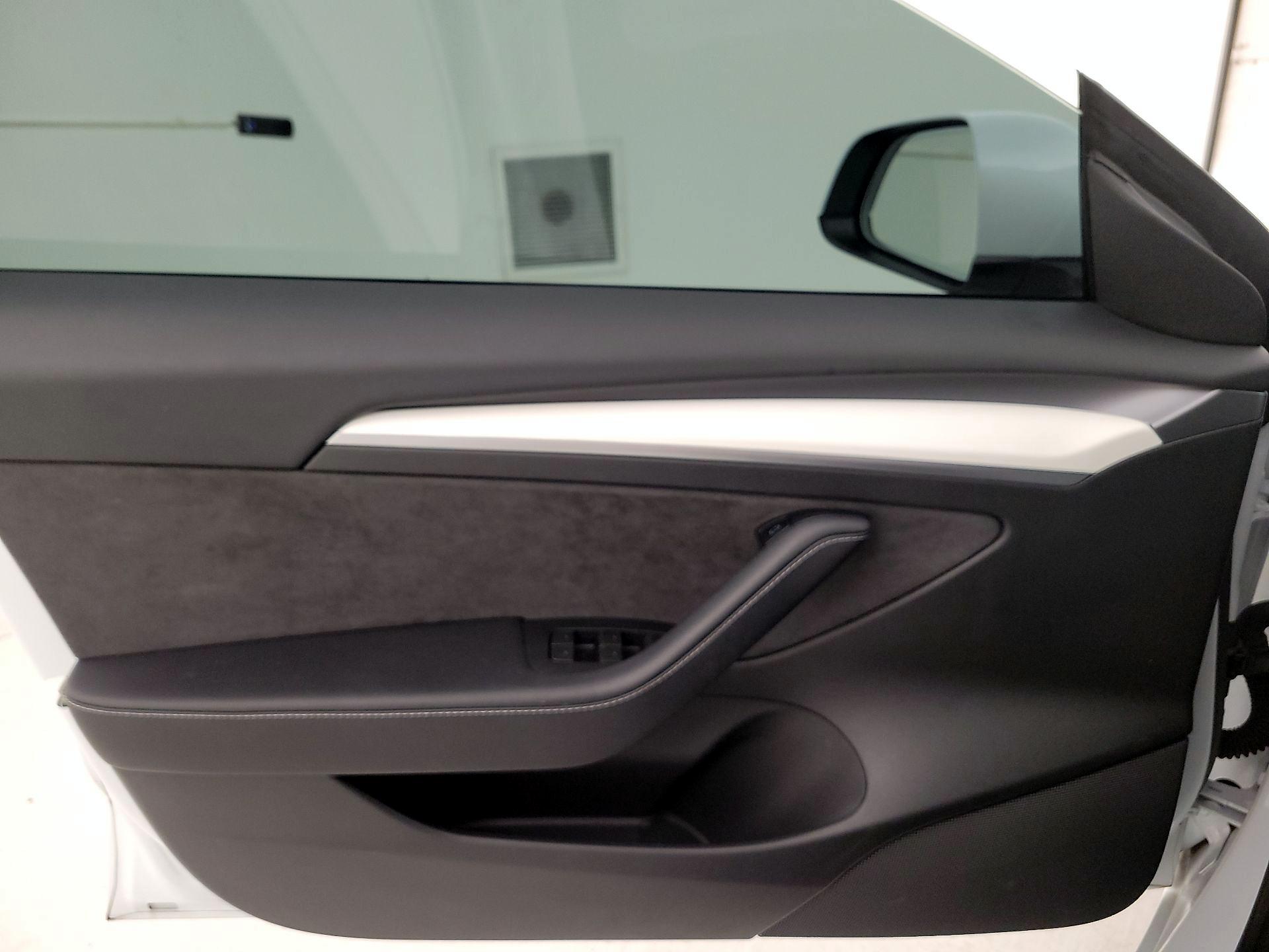 Thumbnail: 2022 Tesla Model 3 - 12