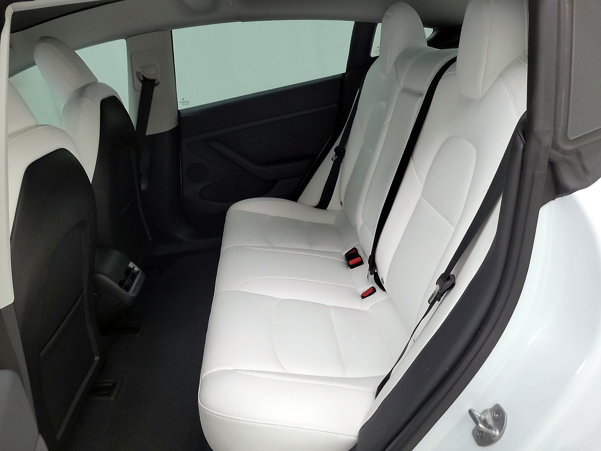 Thumbnail: 2022 Tesla Model 3 - 19