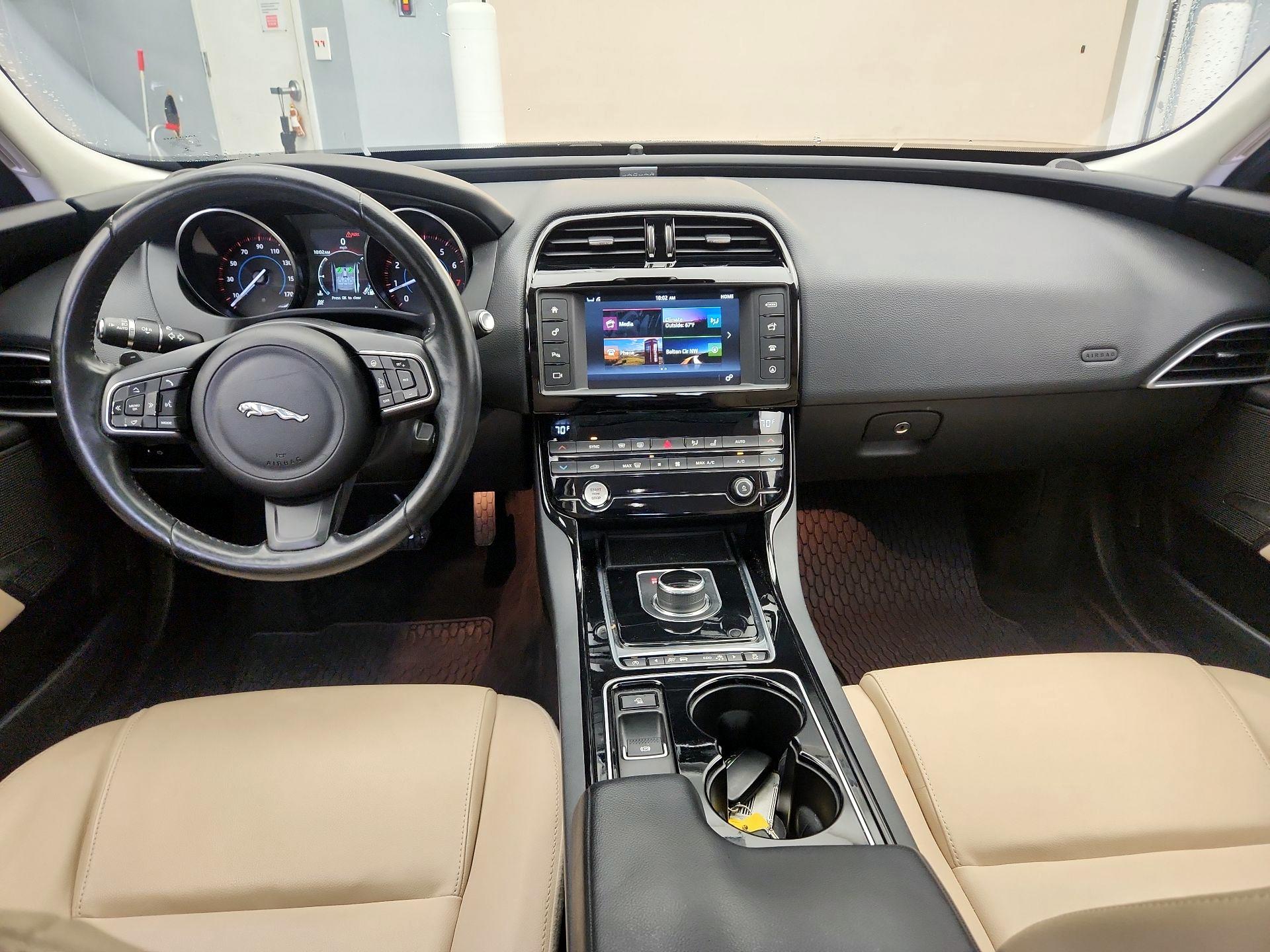 Thumbnail: 2017 Jaguar XE - 9