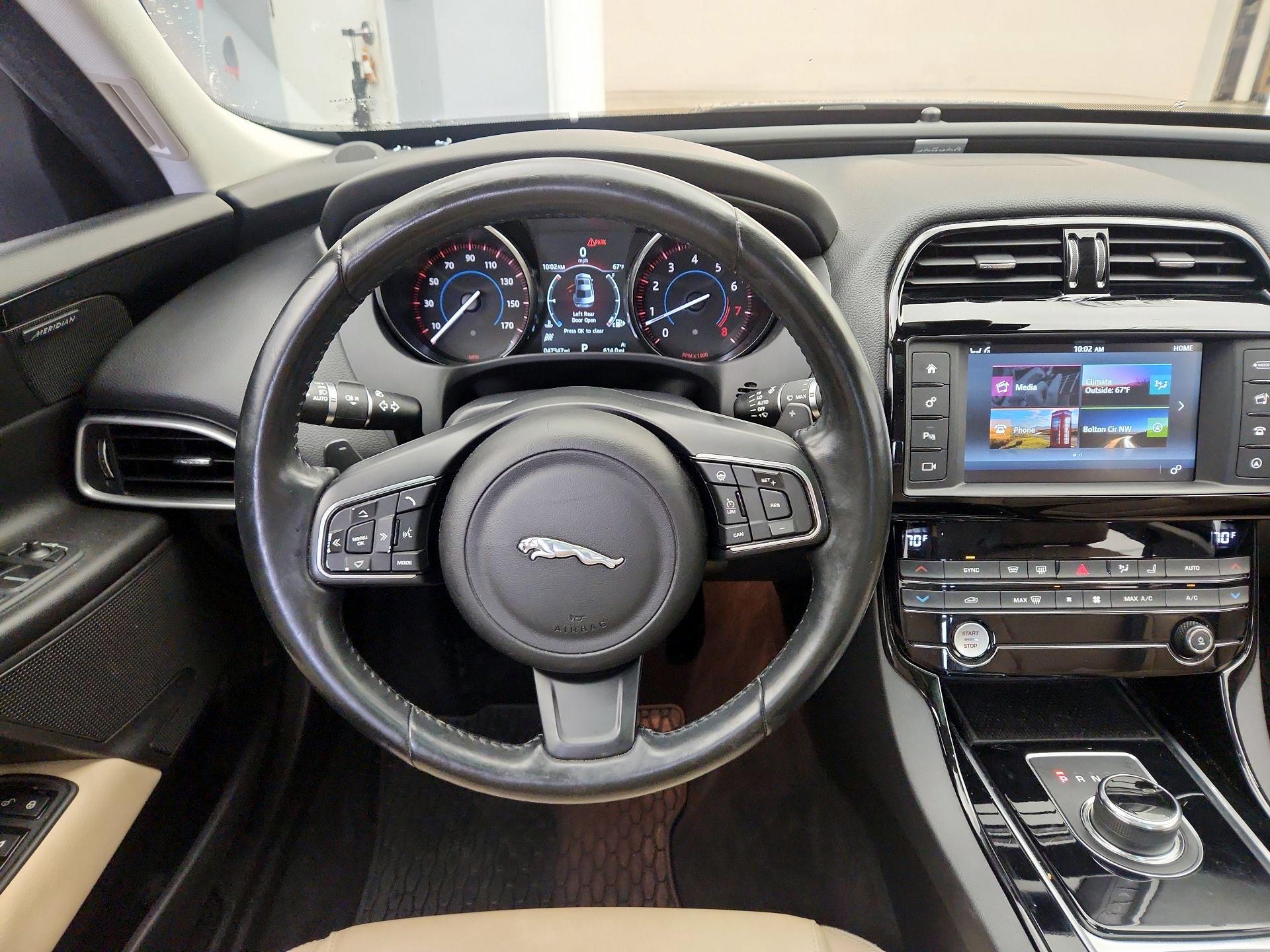 Thumbnail: 2017 Jaguar XE - 10