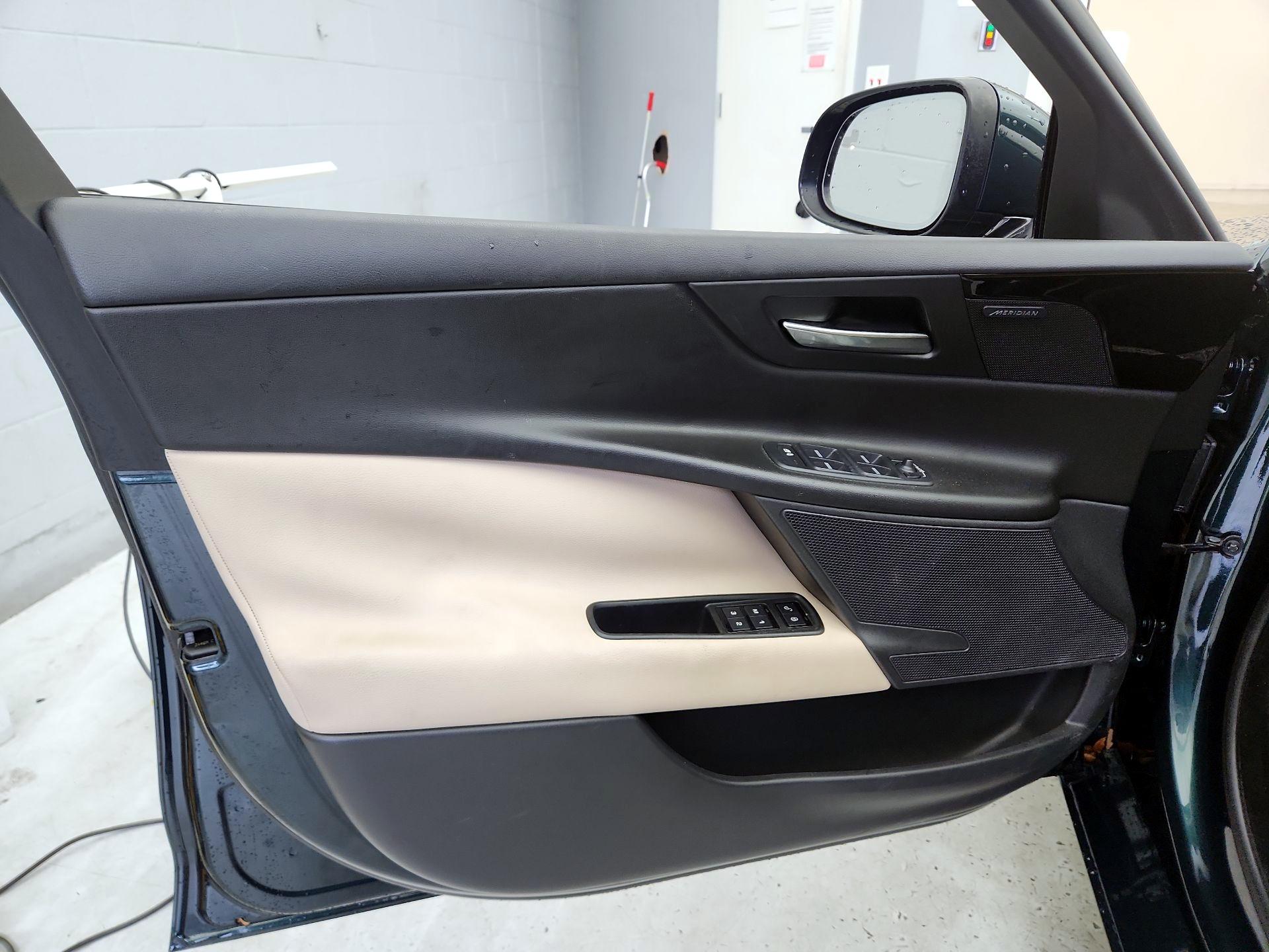 Thumbnail: 2017 Jaguar XE - 12