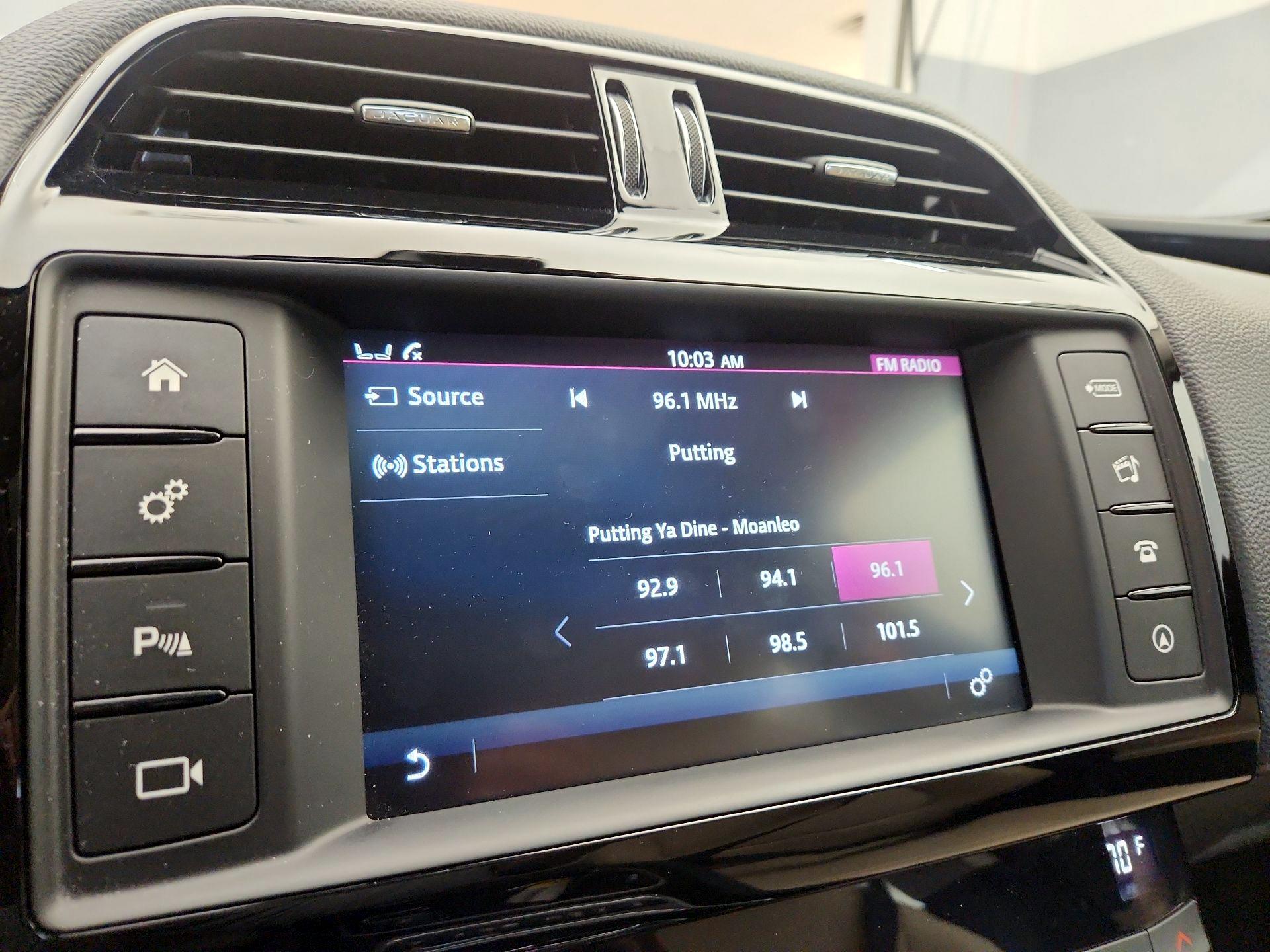 Thumbnail: 2017 Jaguar XE - 16