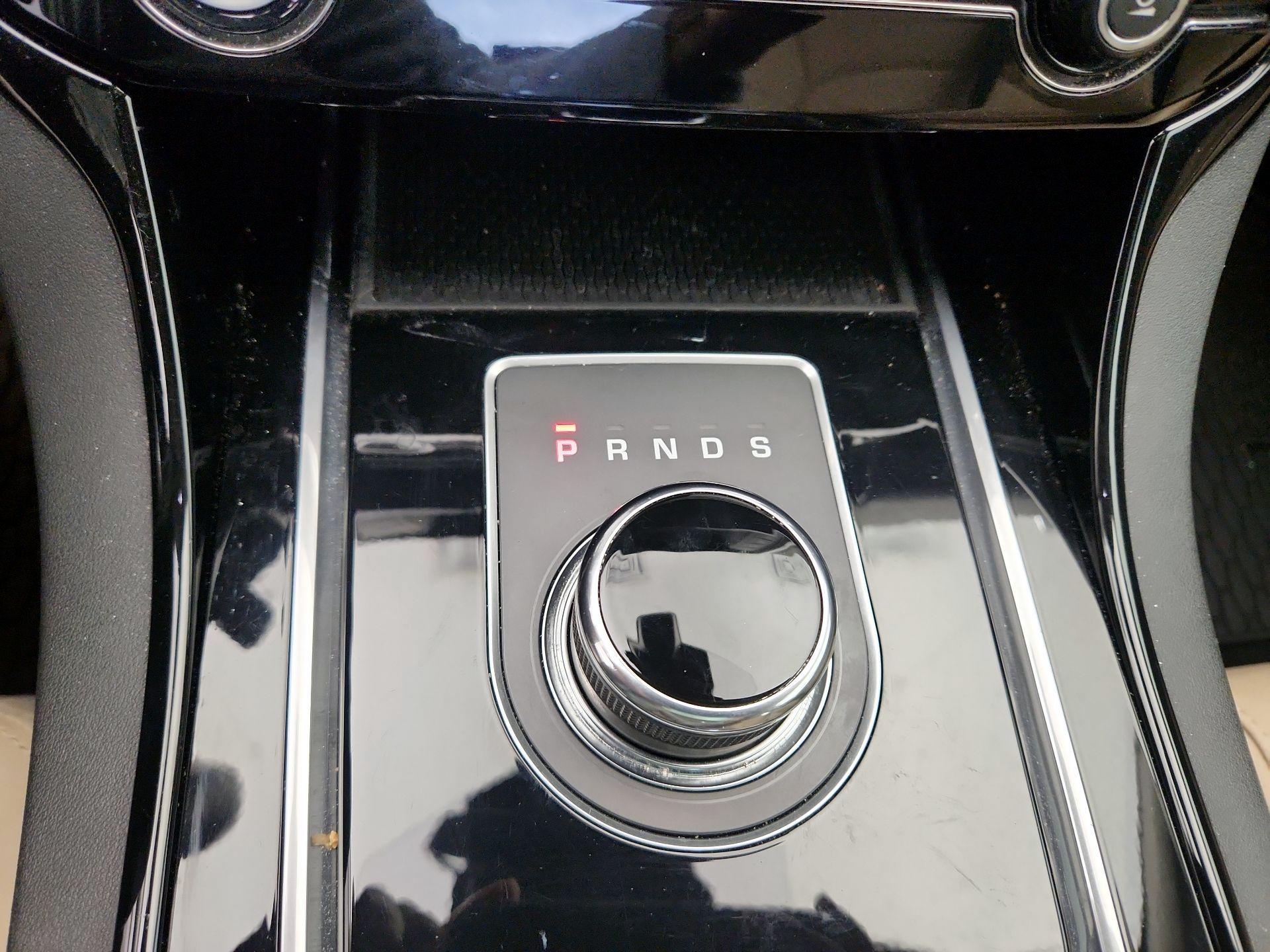 Thumbnail: 2017 Jaguar XE - 18