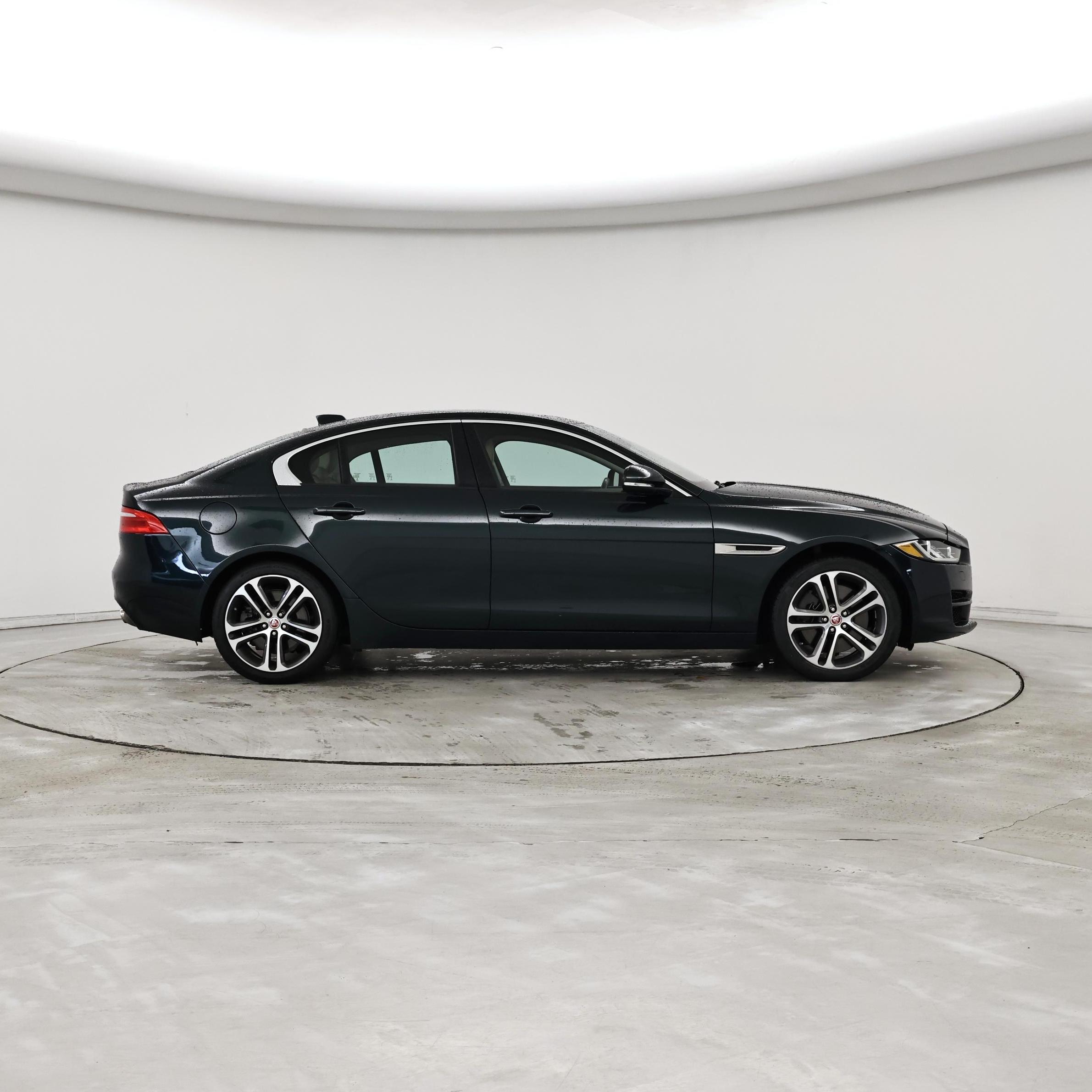 Thumbnail: 2017 Jaguar XE - 7