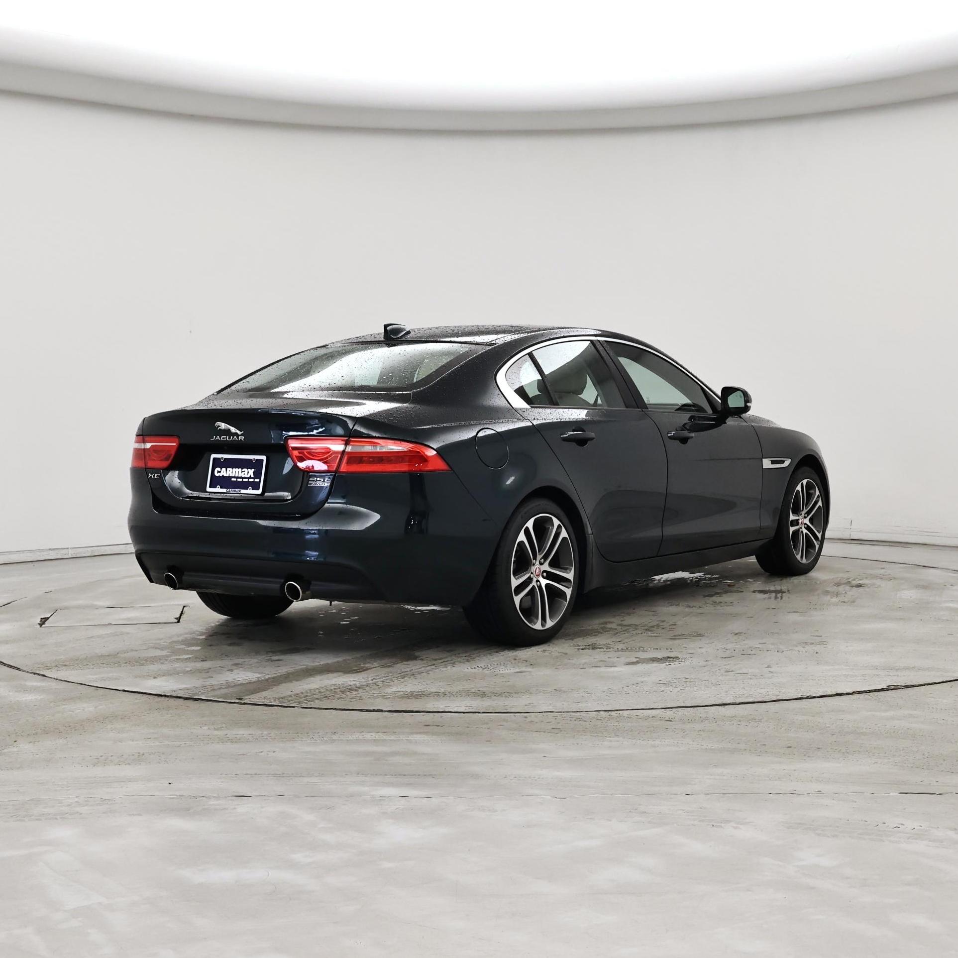 Thumbnail: 2017 Jaguar XE - 8