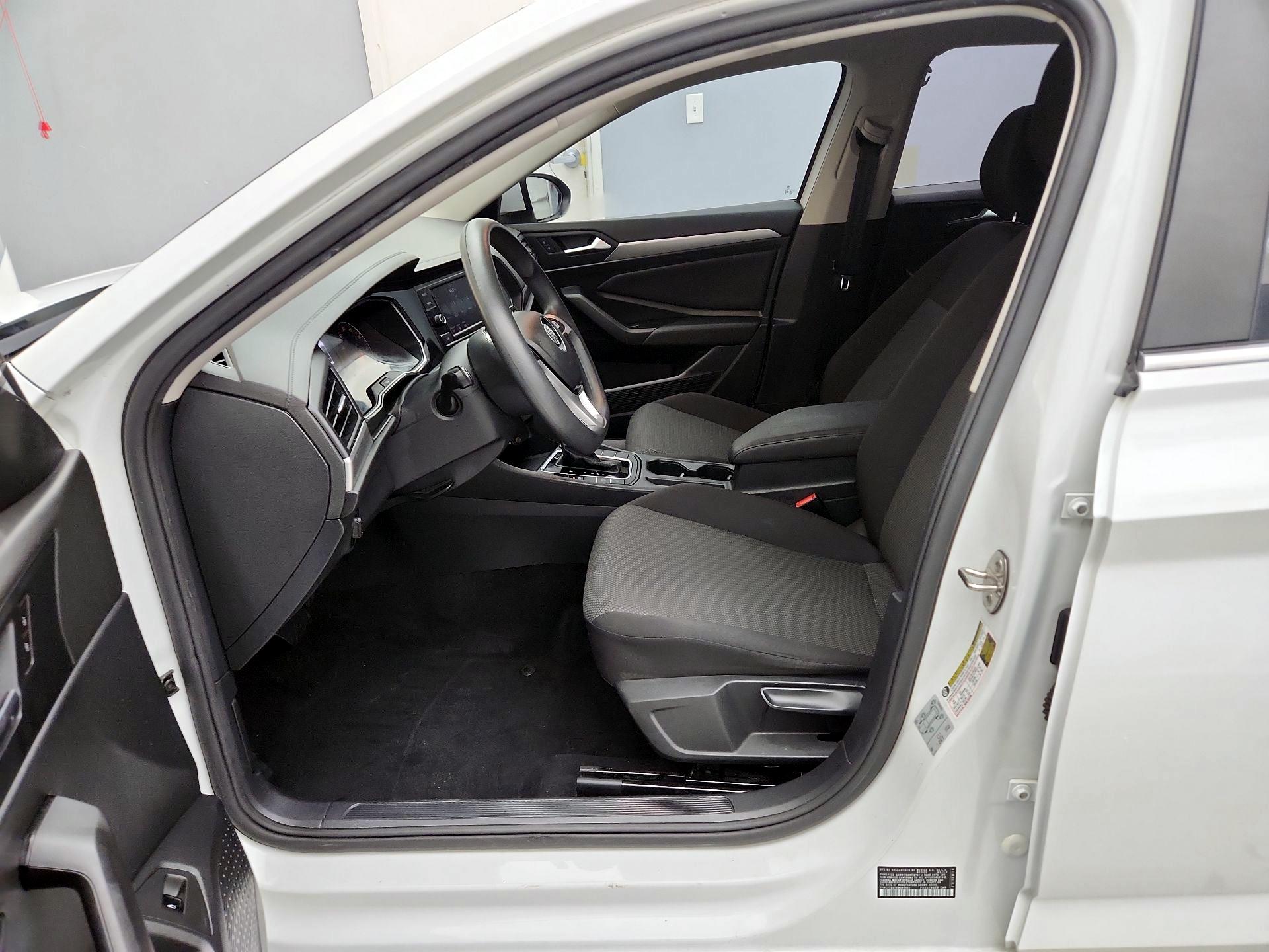 Thumbnail: 2019 Volkswagen Jetta - 11