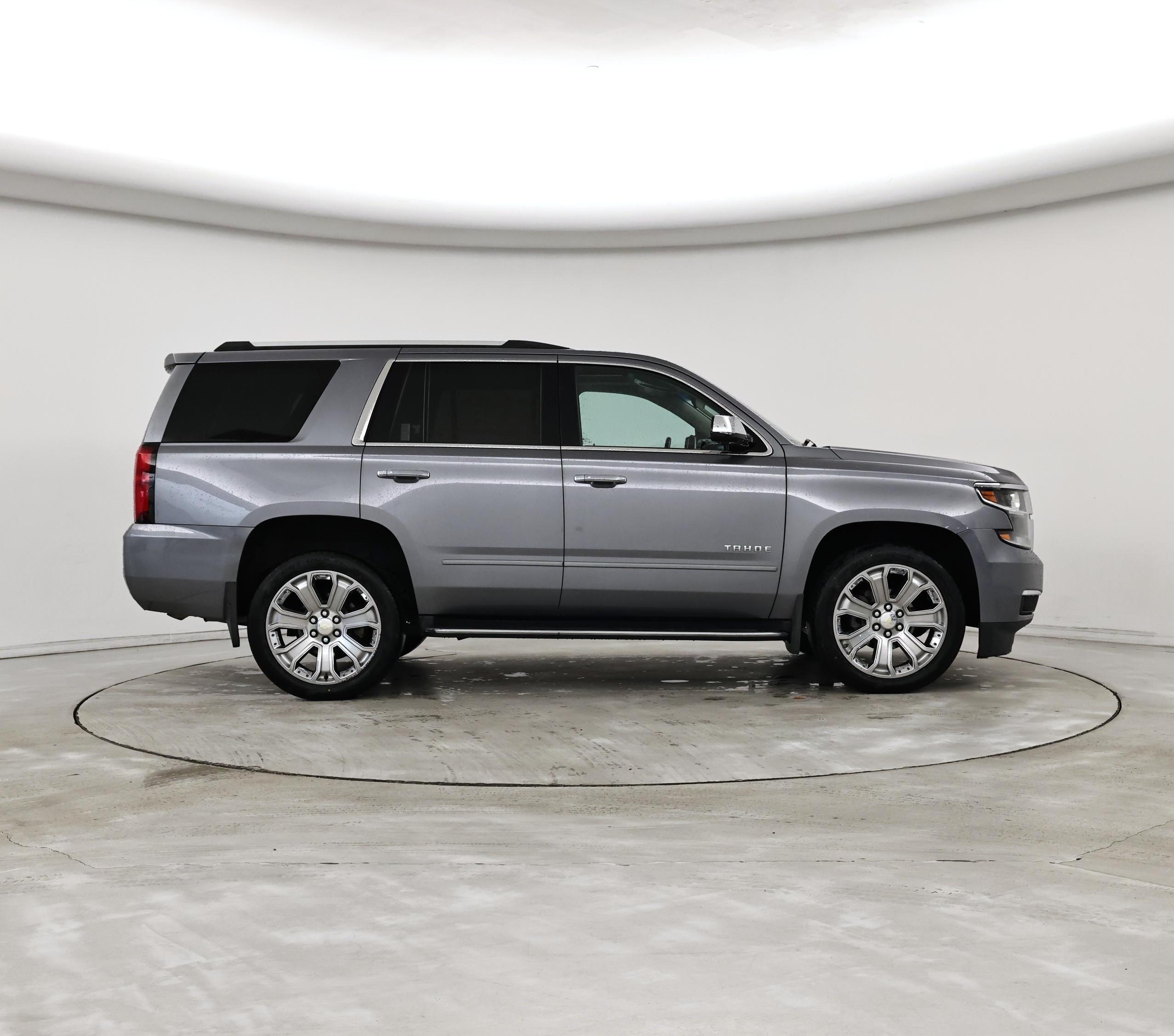 Thumbnail: 2019 Chevrolet Tahoe - 7