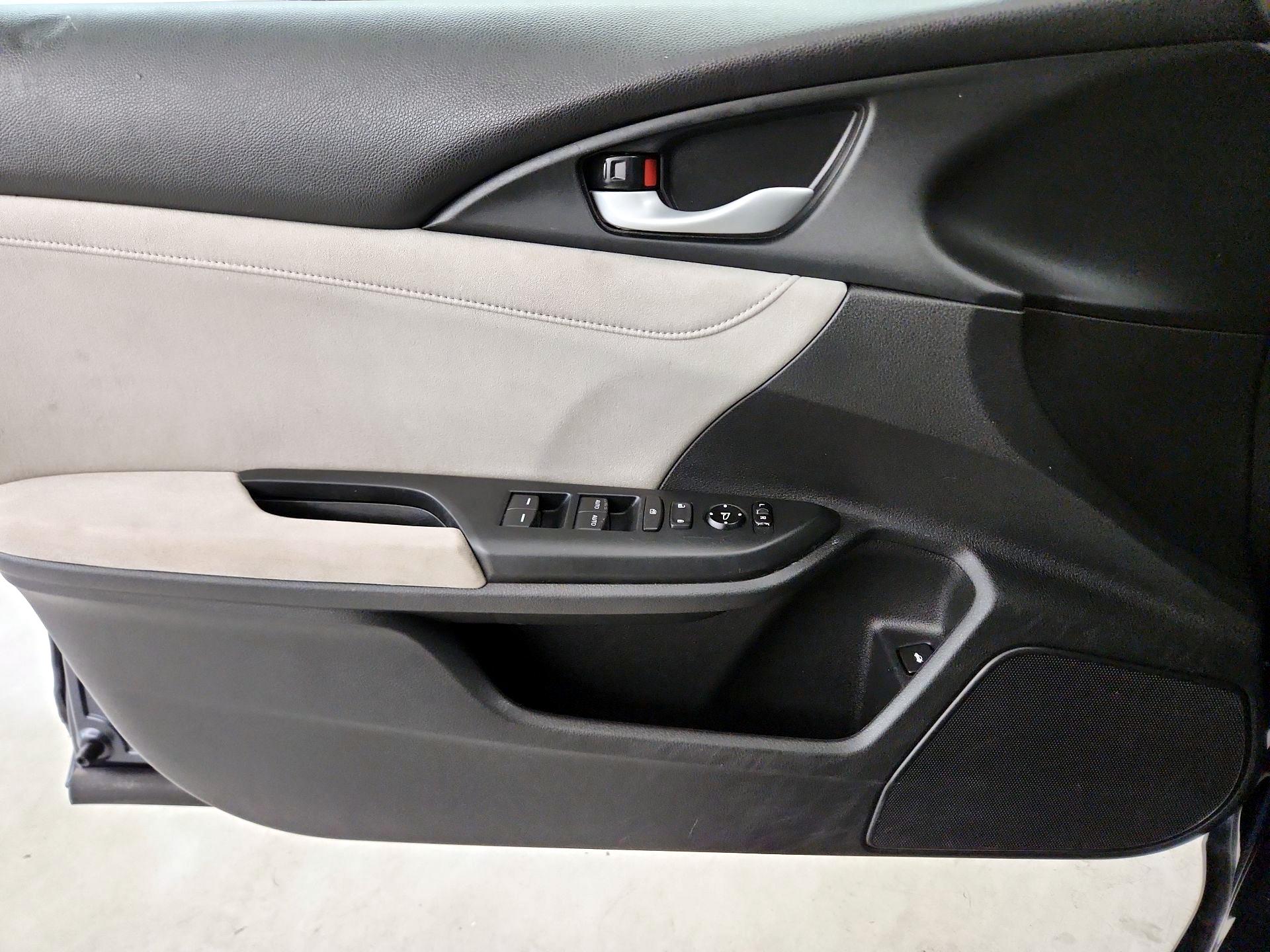 Thumbnail: 2019 Honda Insight - 12