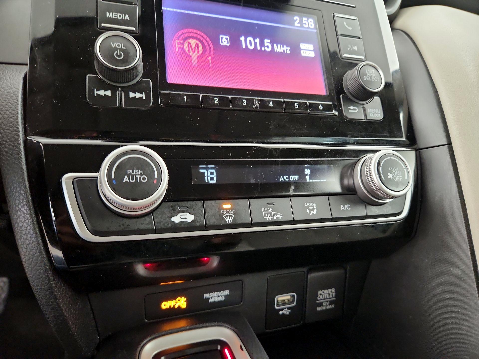 Thumbnail: 2019 Honda Insight - 16