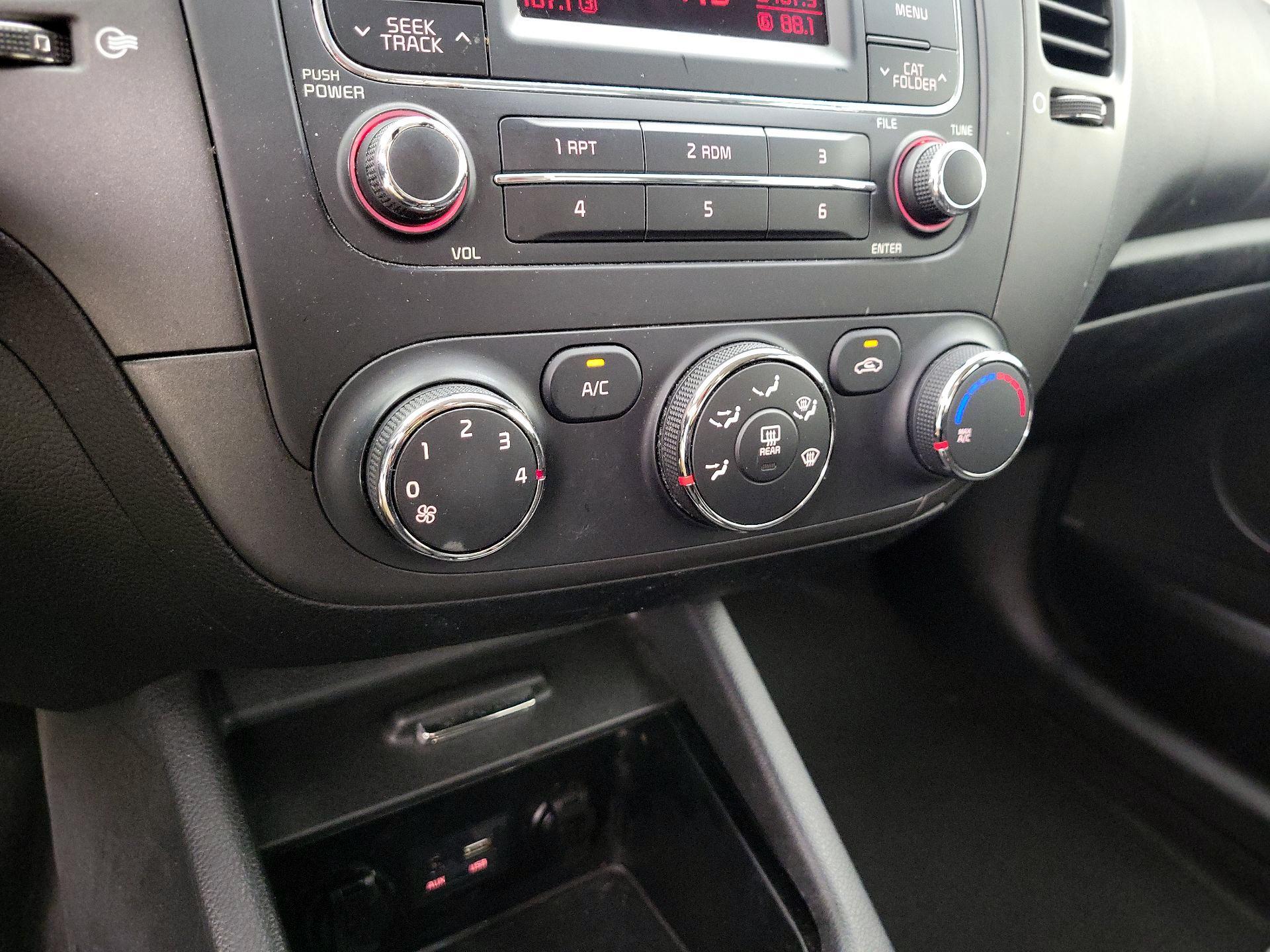 Thumbnail: 2016 Kia Forte - 15