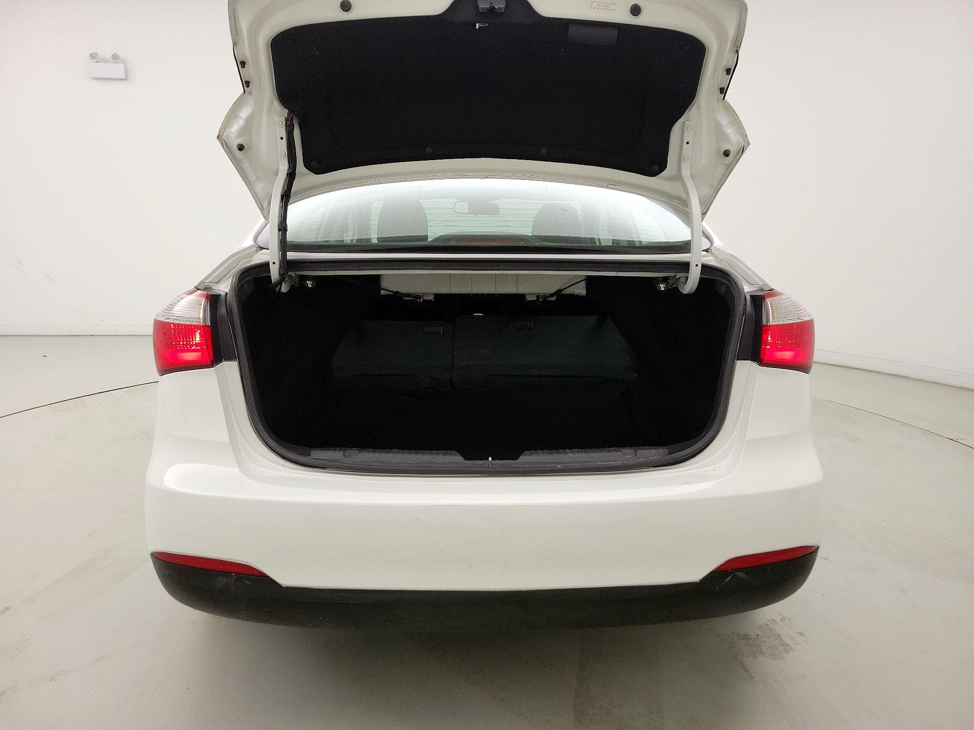 Thumbnail: 2016 Kia Forte - 20