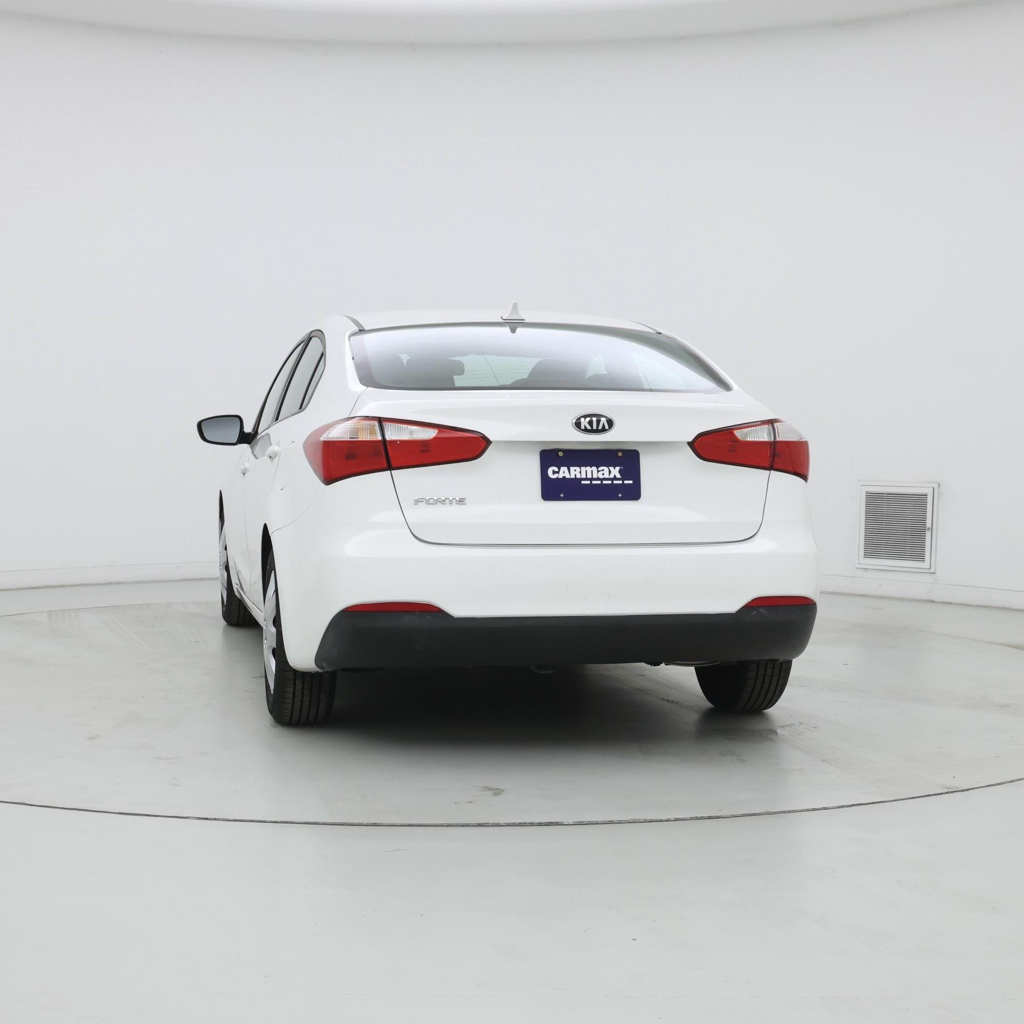 Thumbnail: 2016 Kia Forte - 6