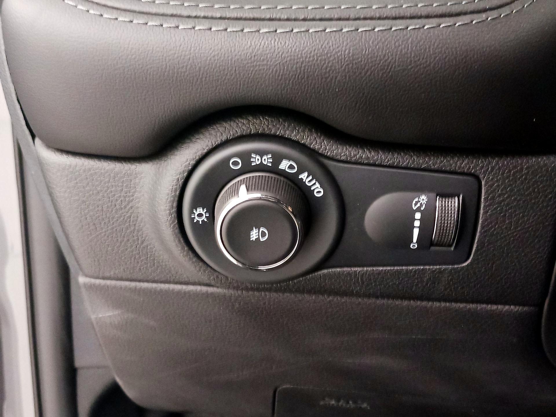 Thumbnail: 2022 Dodge Durango - 13