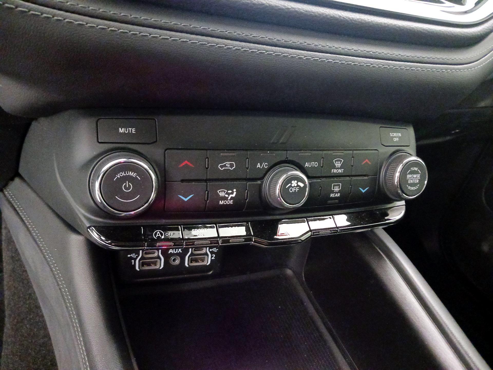 Thumbnail: 2022 Dodge Durango - 16