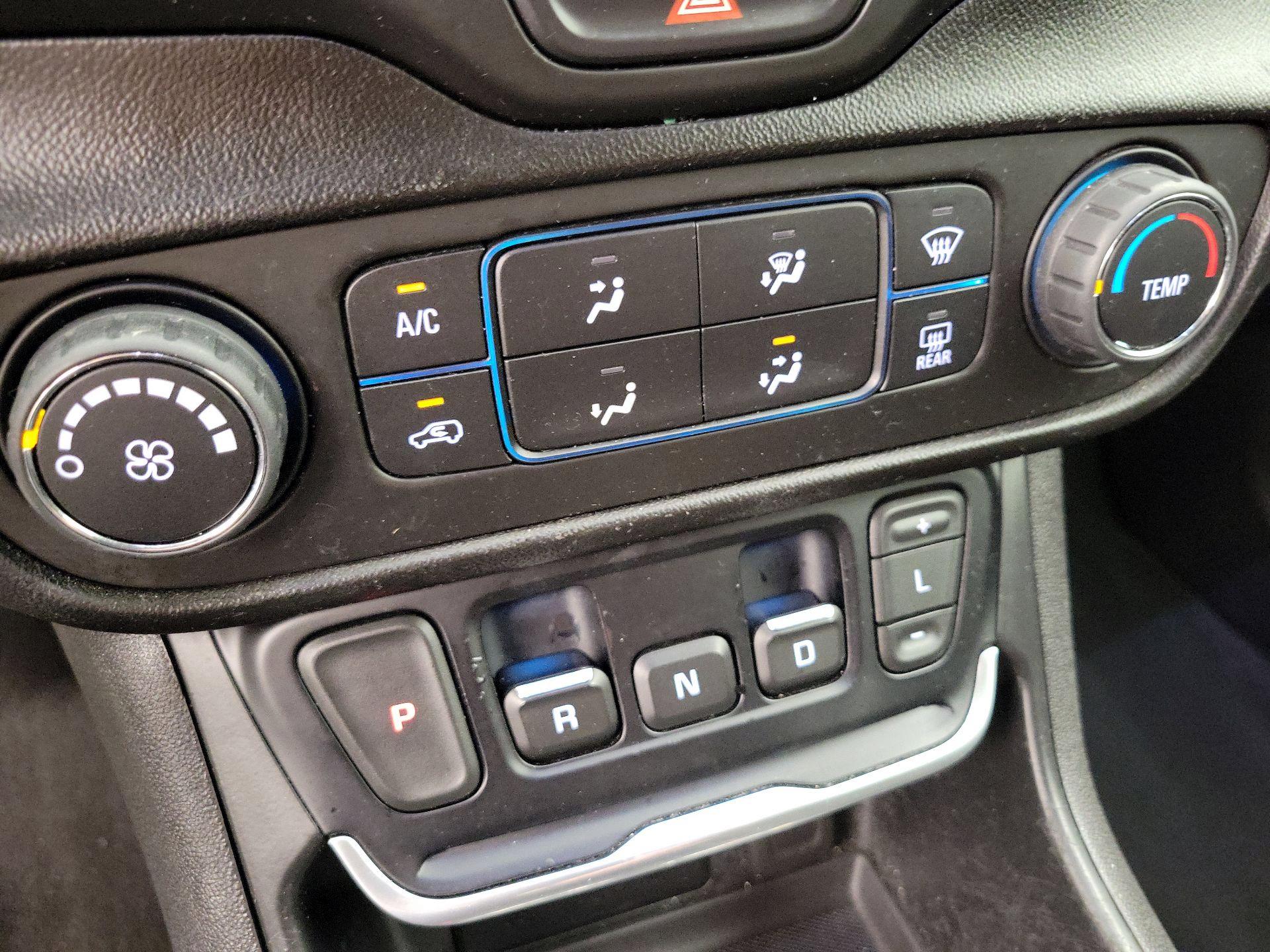 Thumbnail: 2019 GMC Terrain - 16