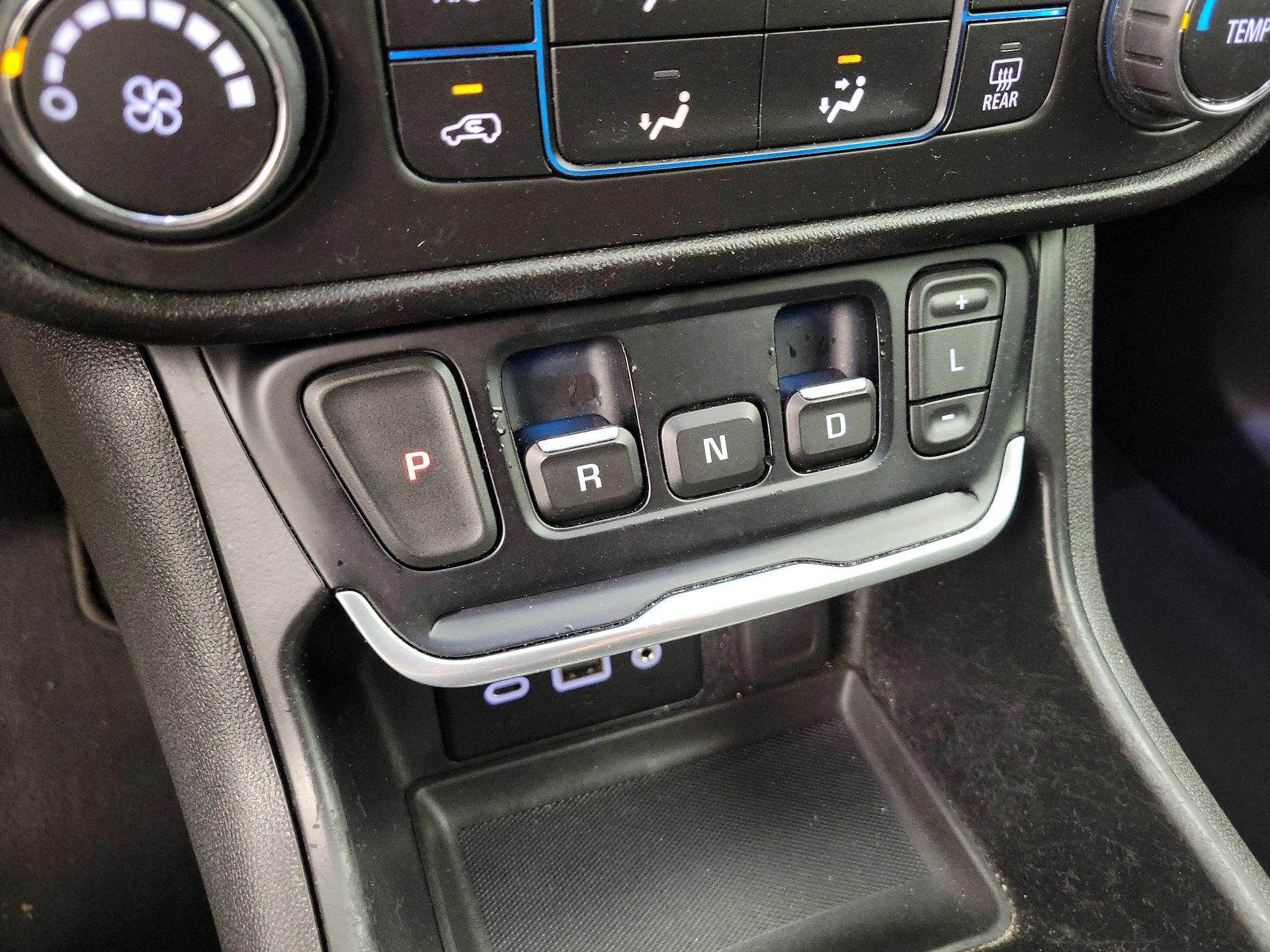 Thumbnail: 2019 GMC Terrain - 17