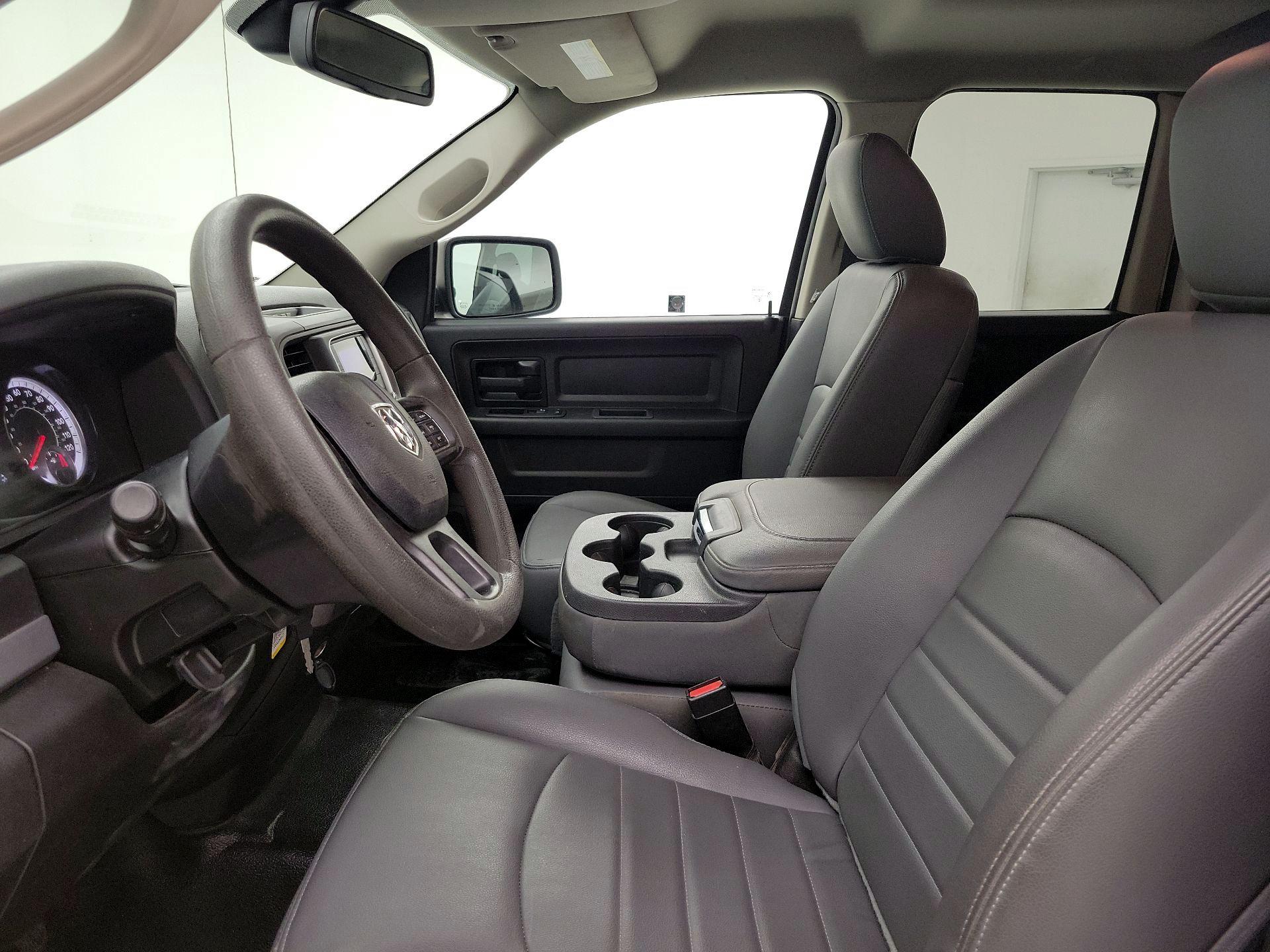 Thumbnail: 2019 RAM 1500 Classic - 11