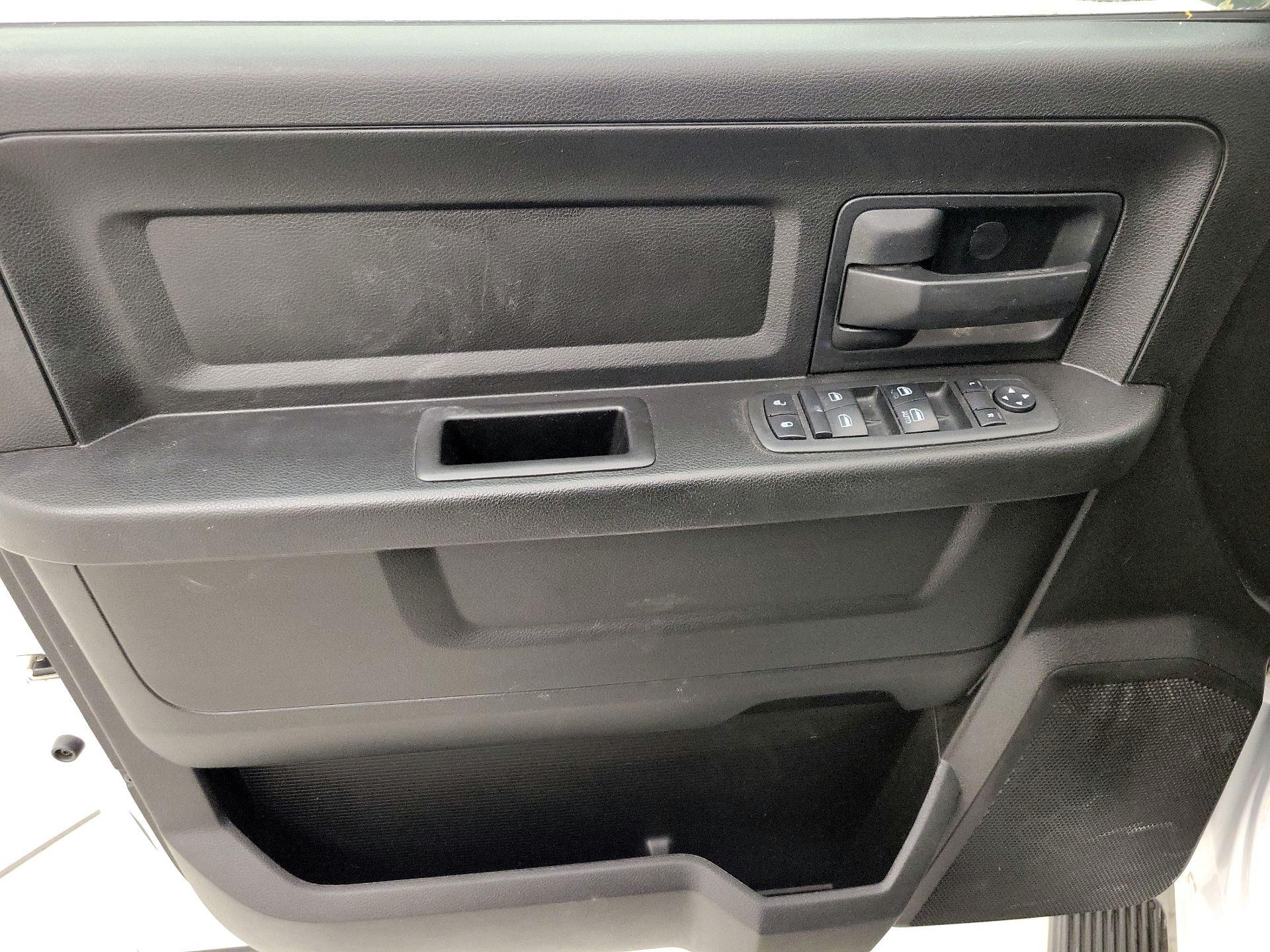 Thumbnail: 2019 RAM 1500 Classic - 12