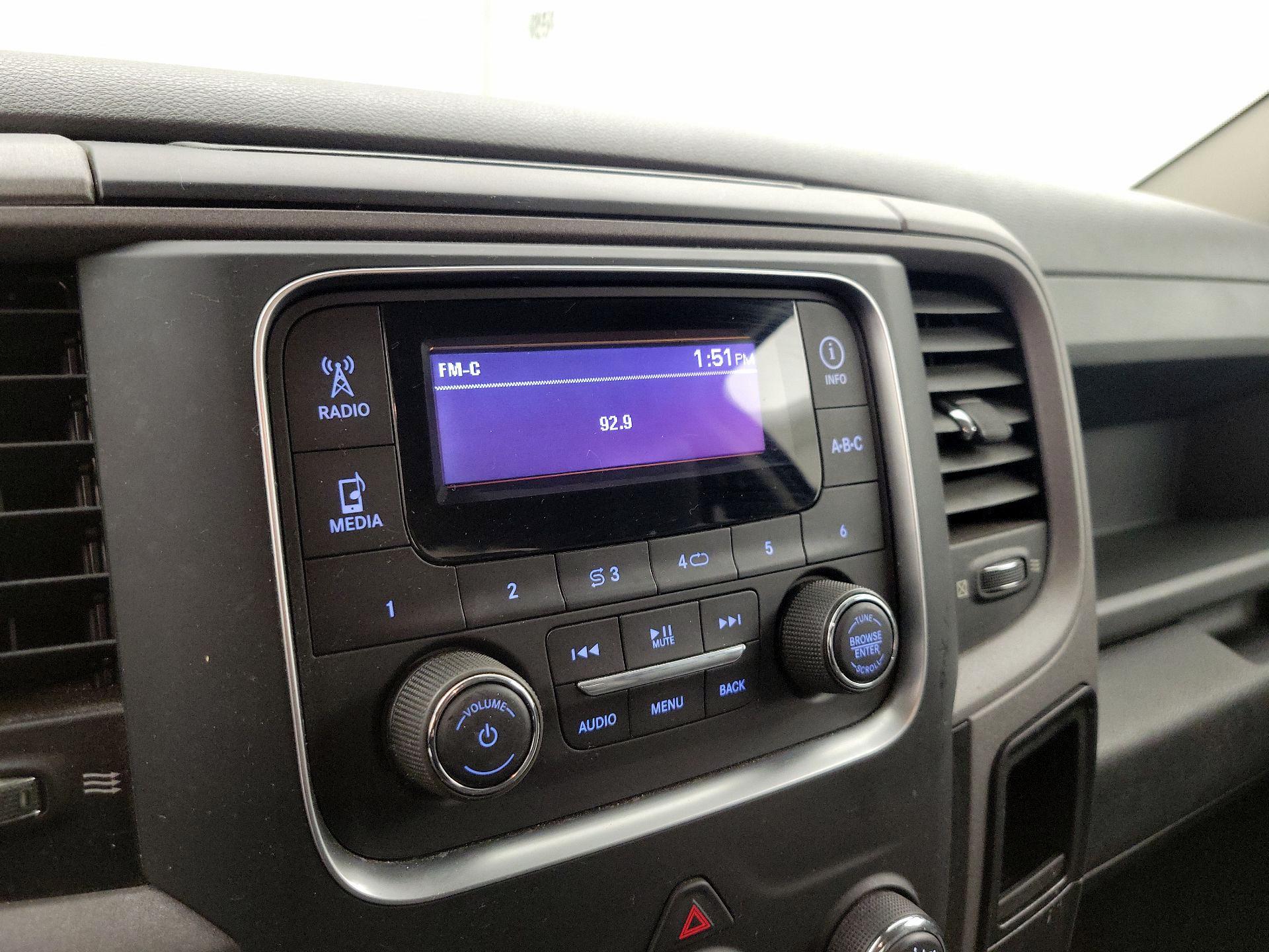 Thumbnail: 2019 RAM 1500 Classic - 15