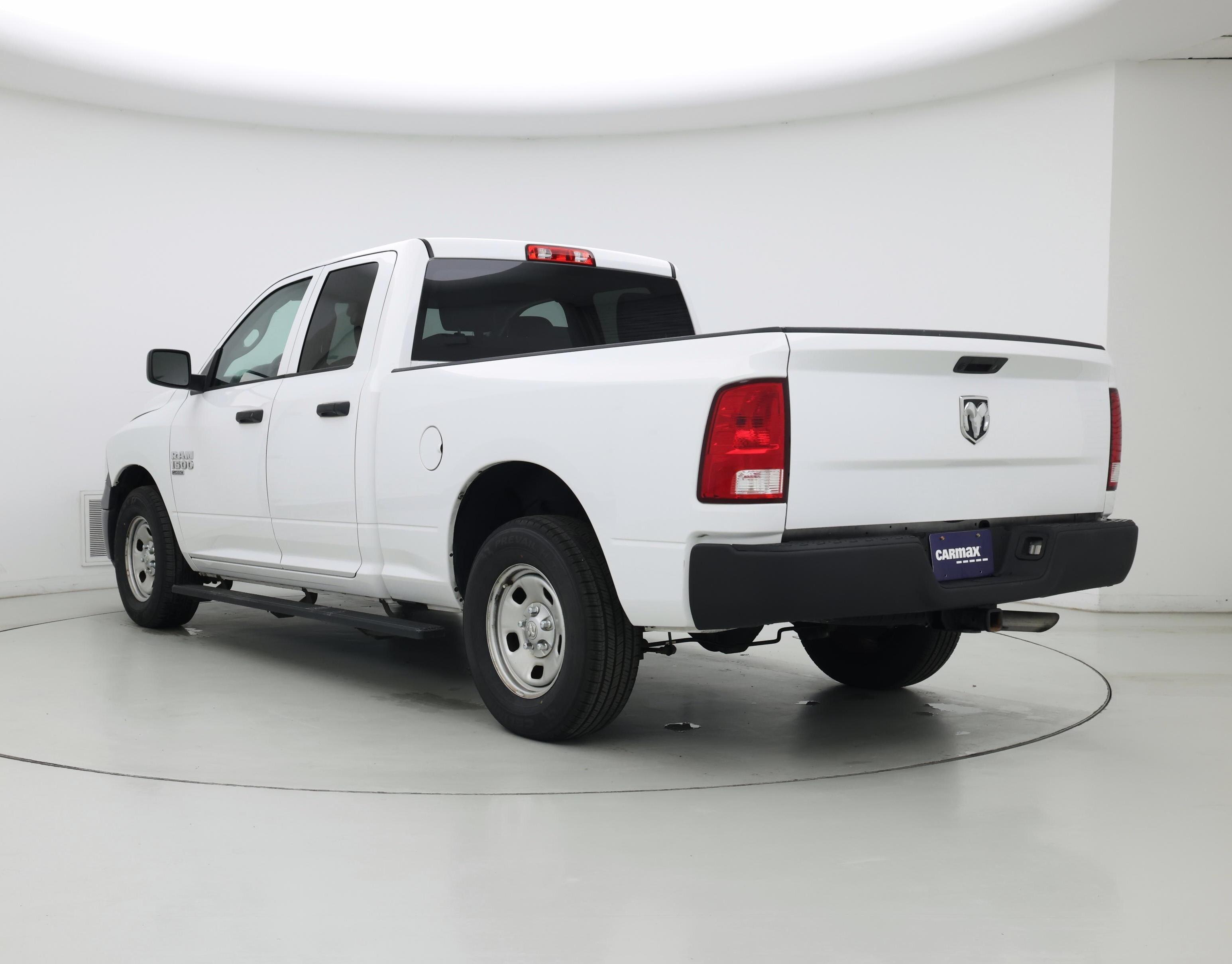 Thumbnail: 2019 RAM 1500 Classic - 2