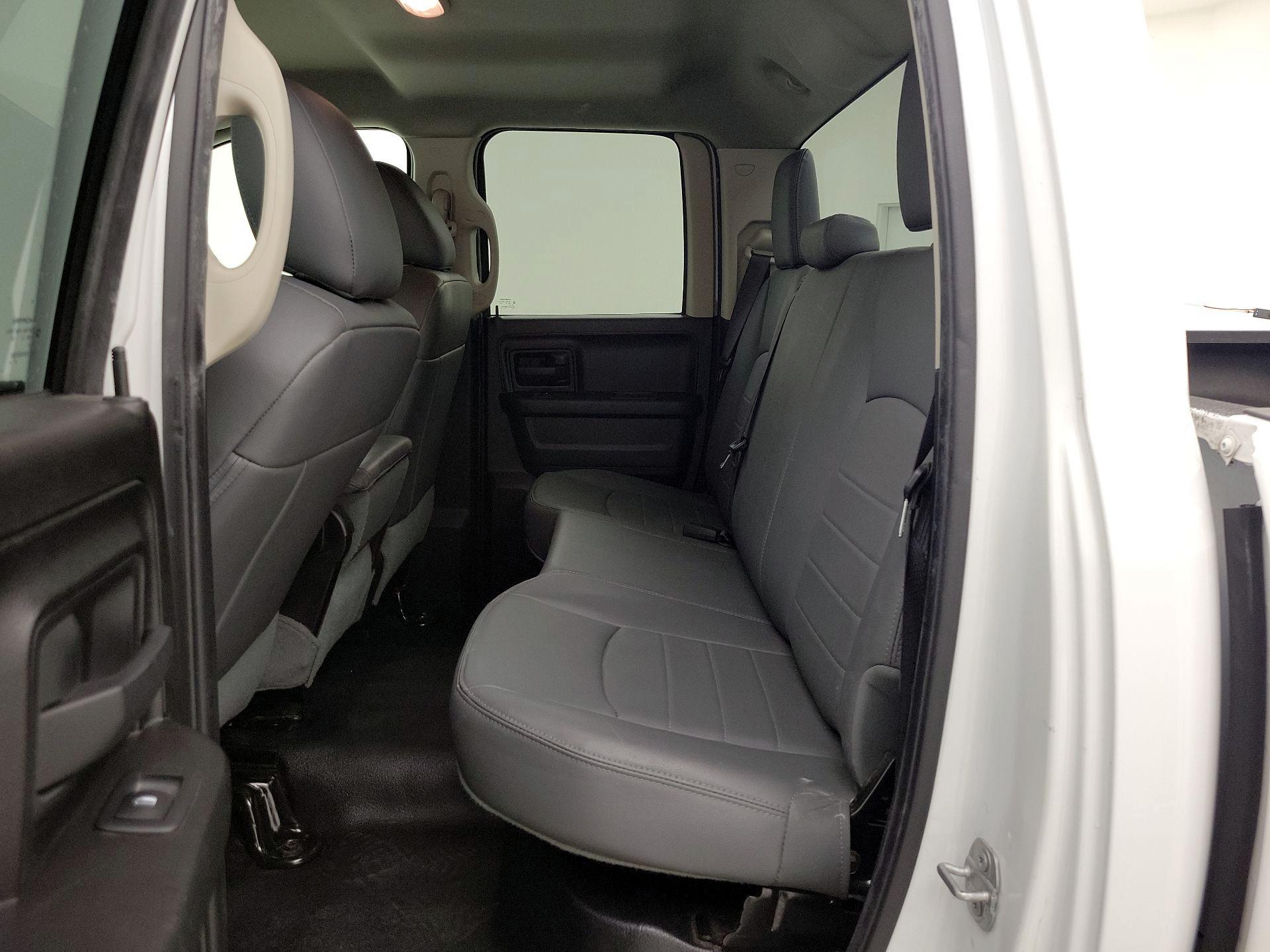 Thumbnail: 2019 RAM 1500 Classic - 19