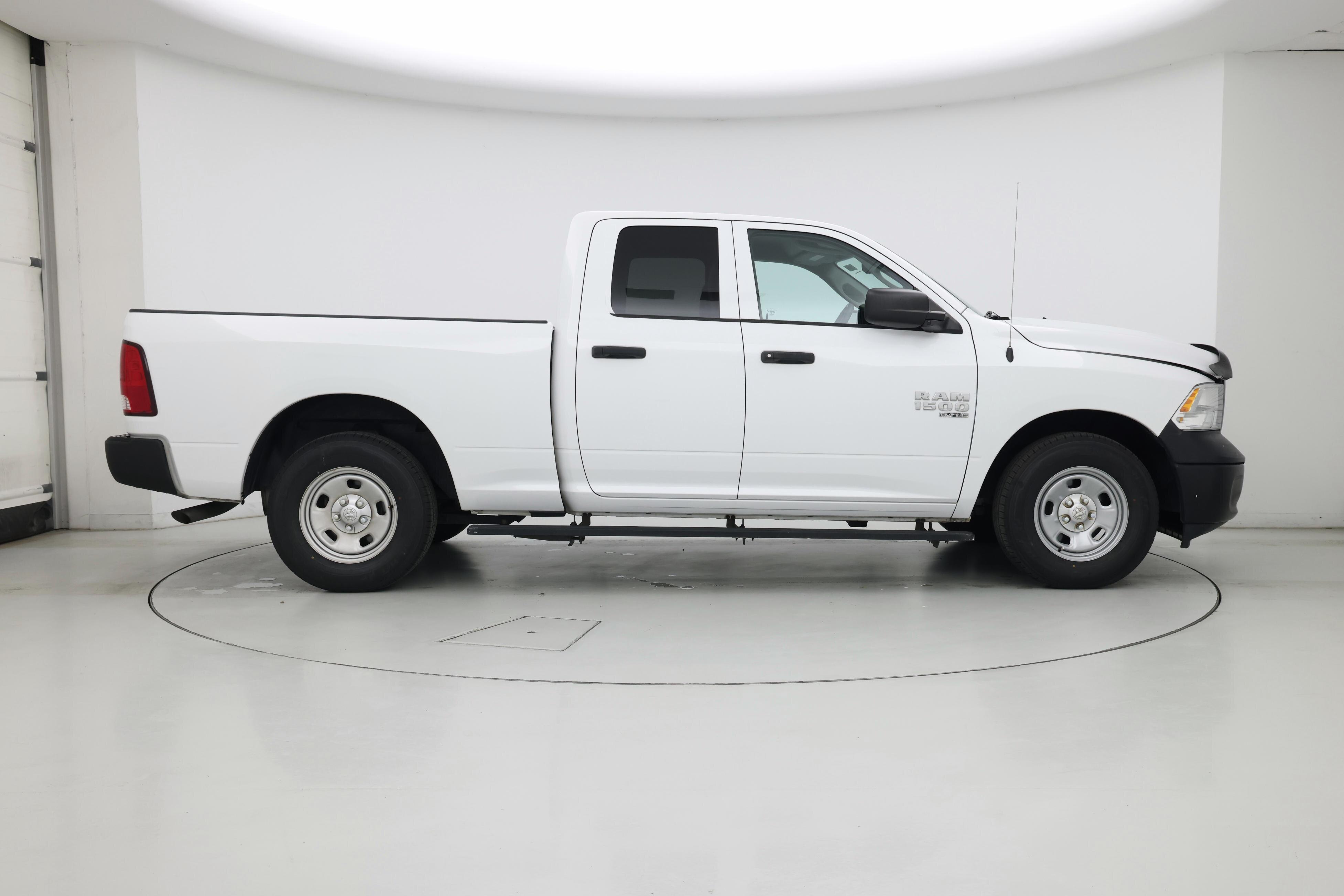 Thumbnail: 2019 RAM 1500 Classic - 7