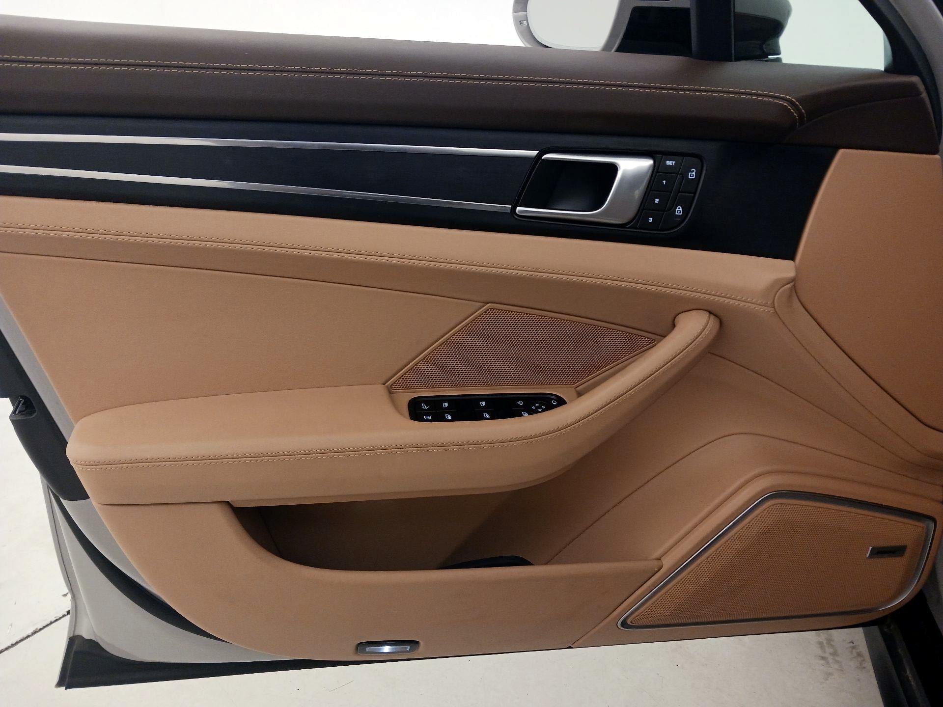 Thumbnail: 2022 Porsche Panamera - 12