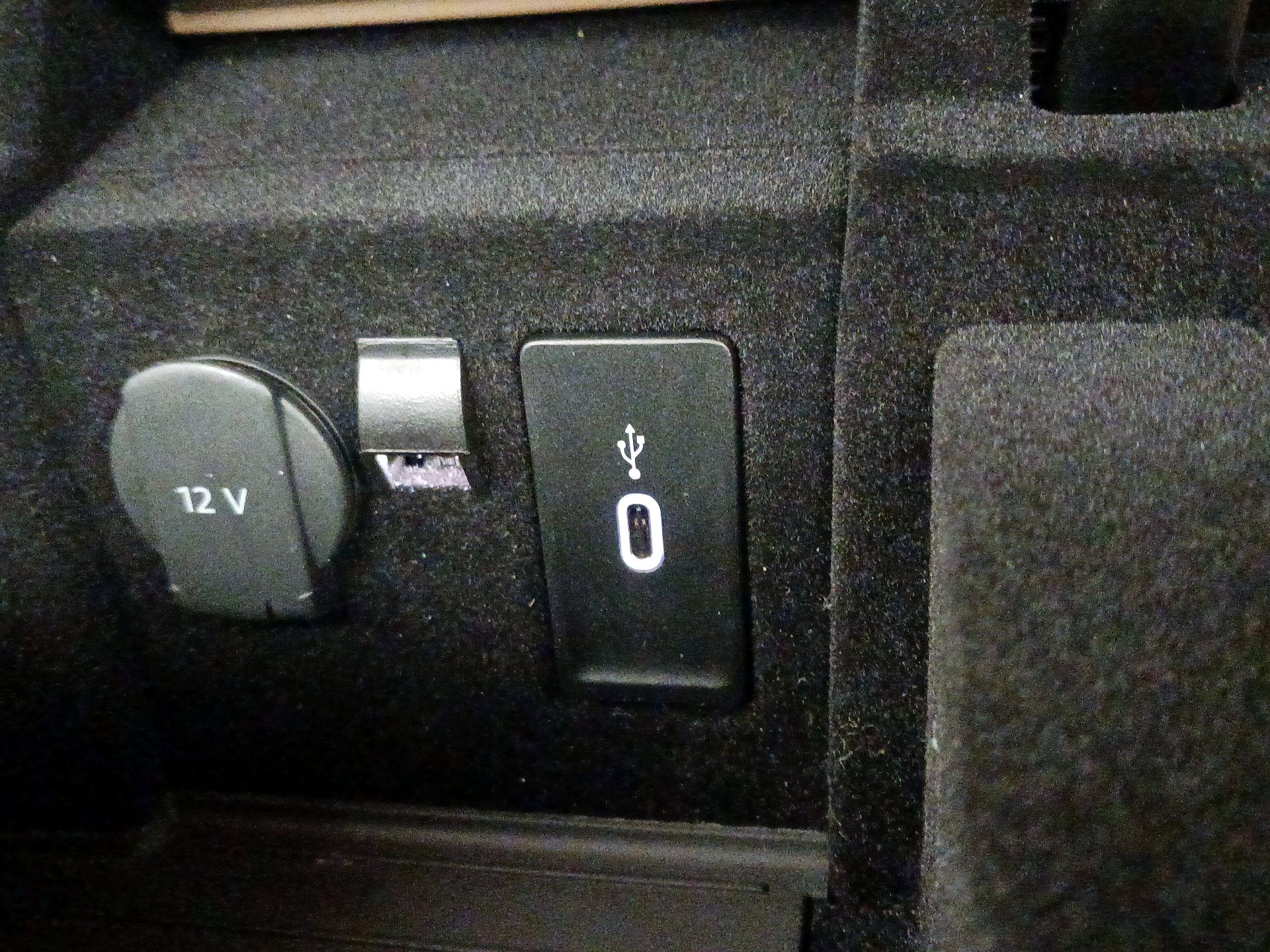 Thumbnail: 2022 Porsche Panamera - 19