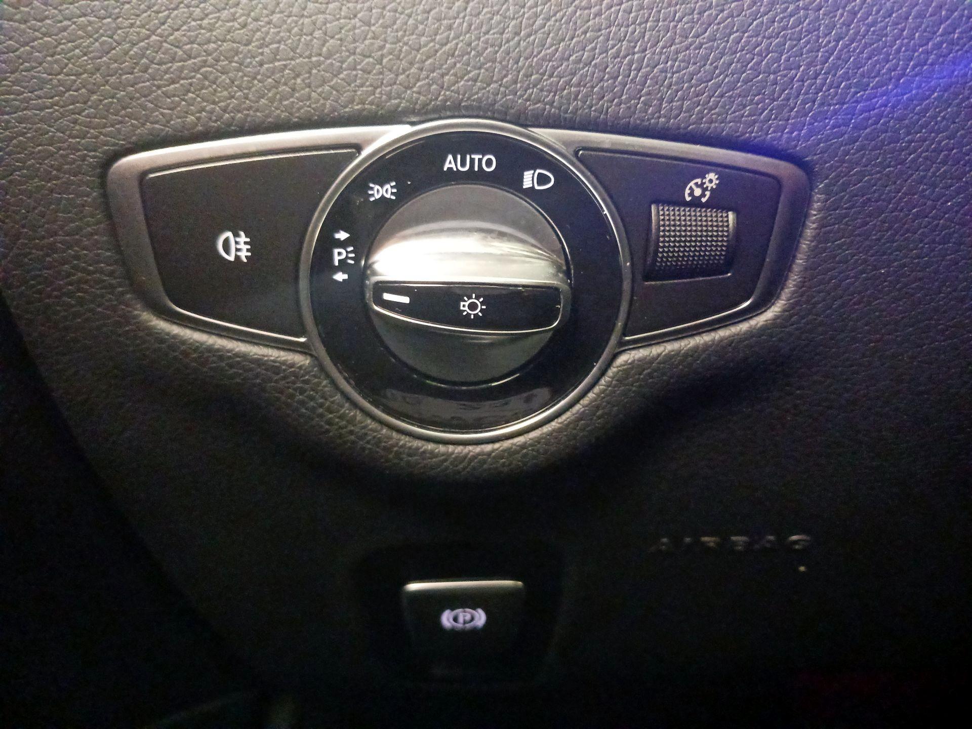 Thumbnail: 2022 Mercedes-Benz E-Class - 13