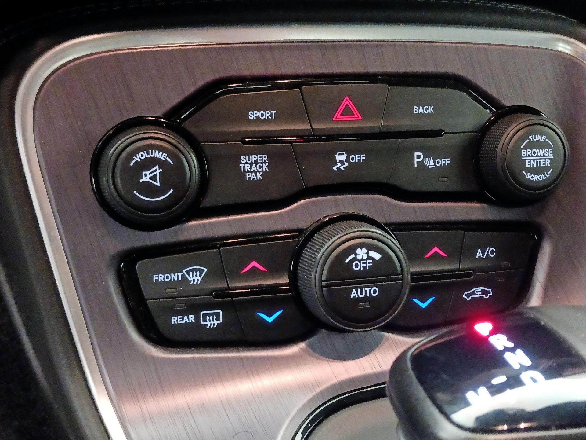 Thumbnail: 2016 Dodge Challenger - 17