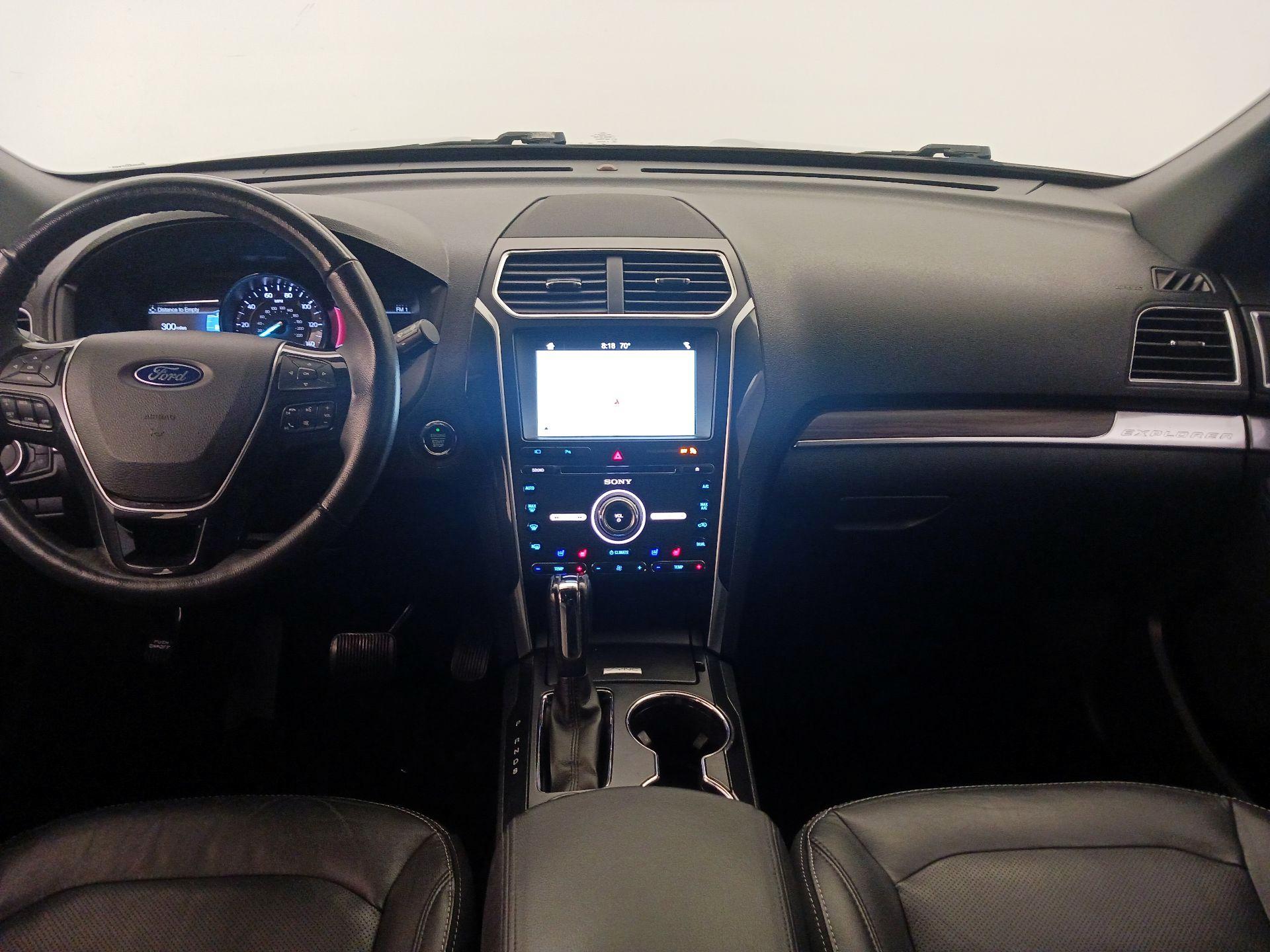 Thumbnail: 2017 Ford Explorer - 9