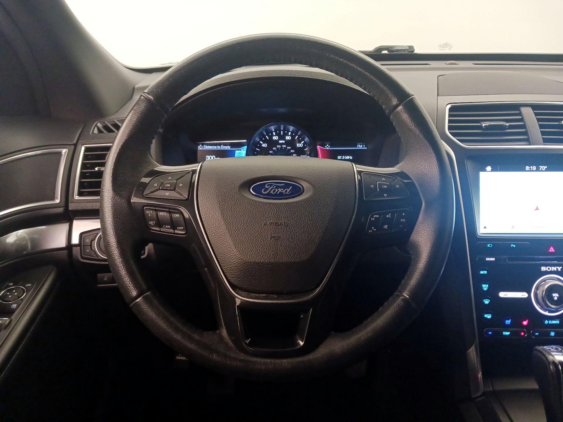 Thumbnail: 2017 Ford Explorer - 10