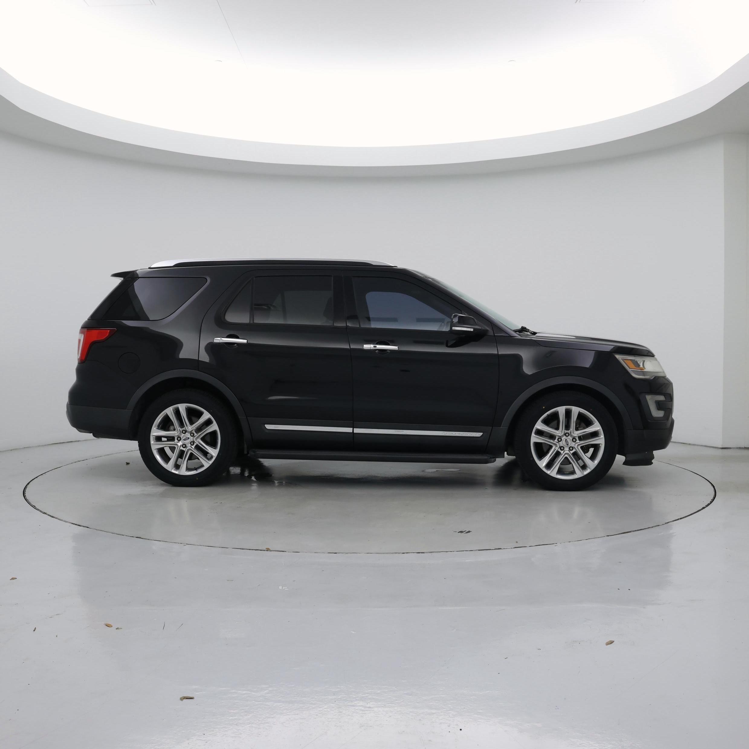 Thumbnail: 2017 Ford Explorer - 7