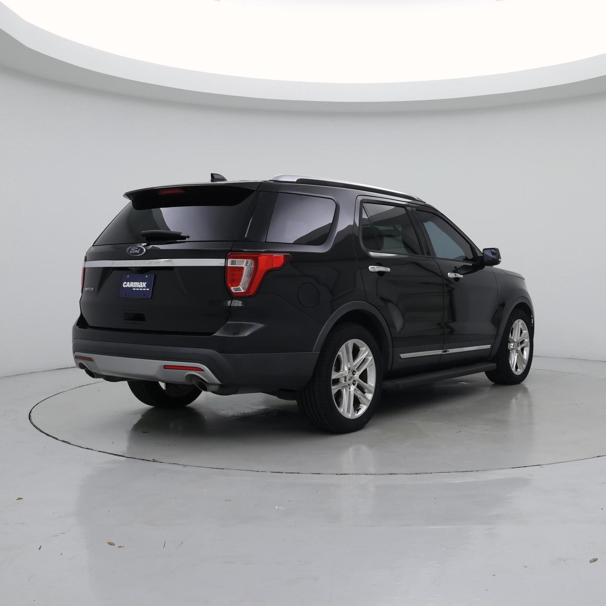 Thumbnail: 2017 Ford Explorer - 8