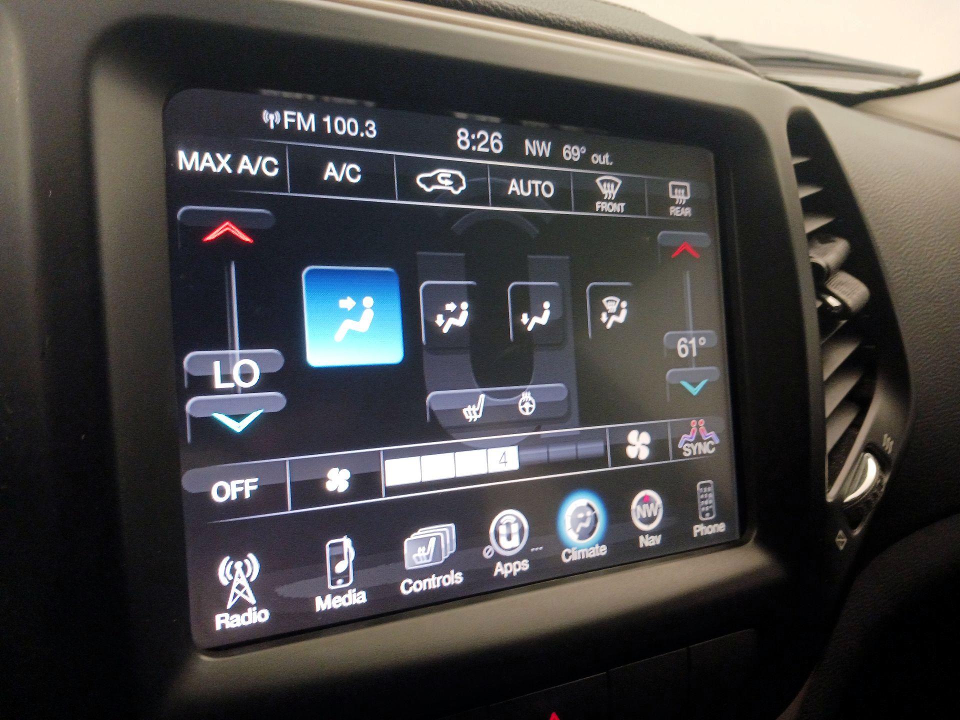 Thumbnail: 2014 Jeep Cherokee - 17