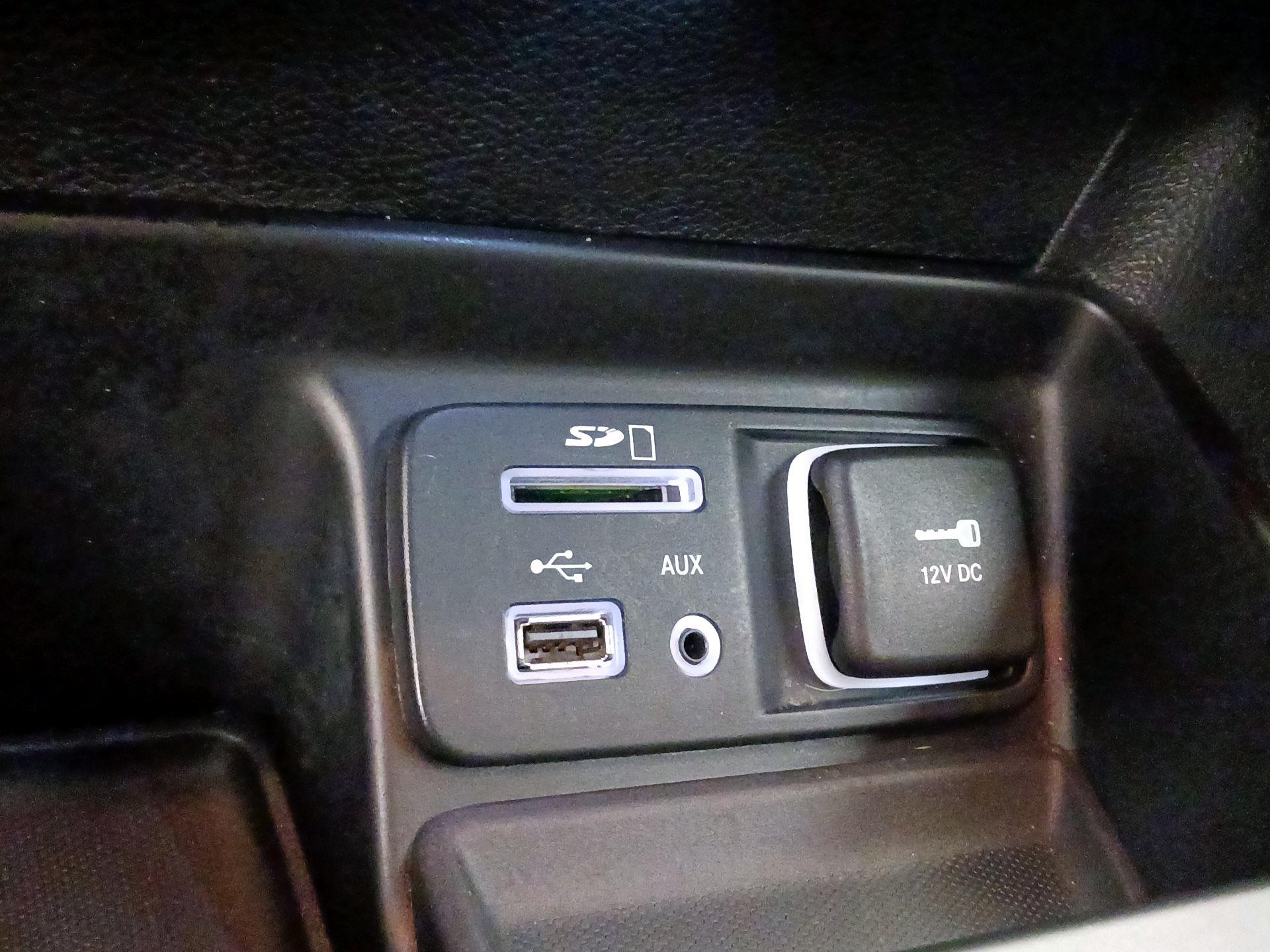 Thumbnail: 2014 Jeep Cherokee - 19