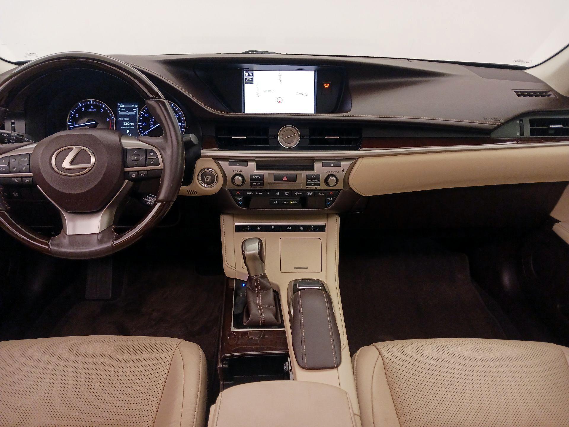 Thumbnail: 2018 Lexus ES - 9