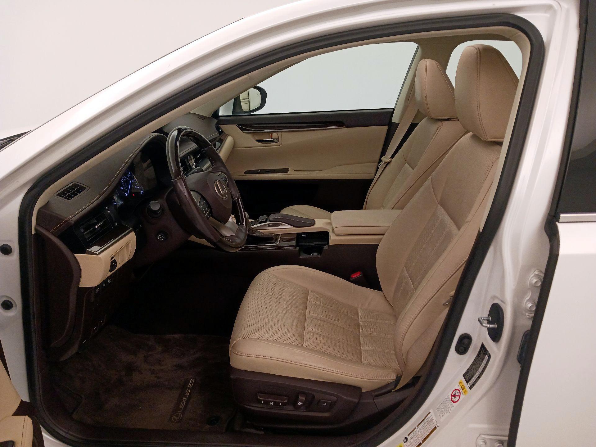 Thumbnail: 2018 Lexus ES - 11