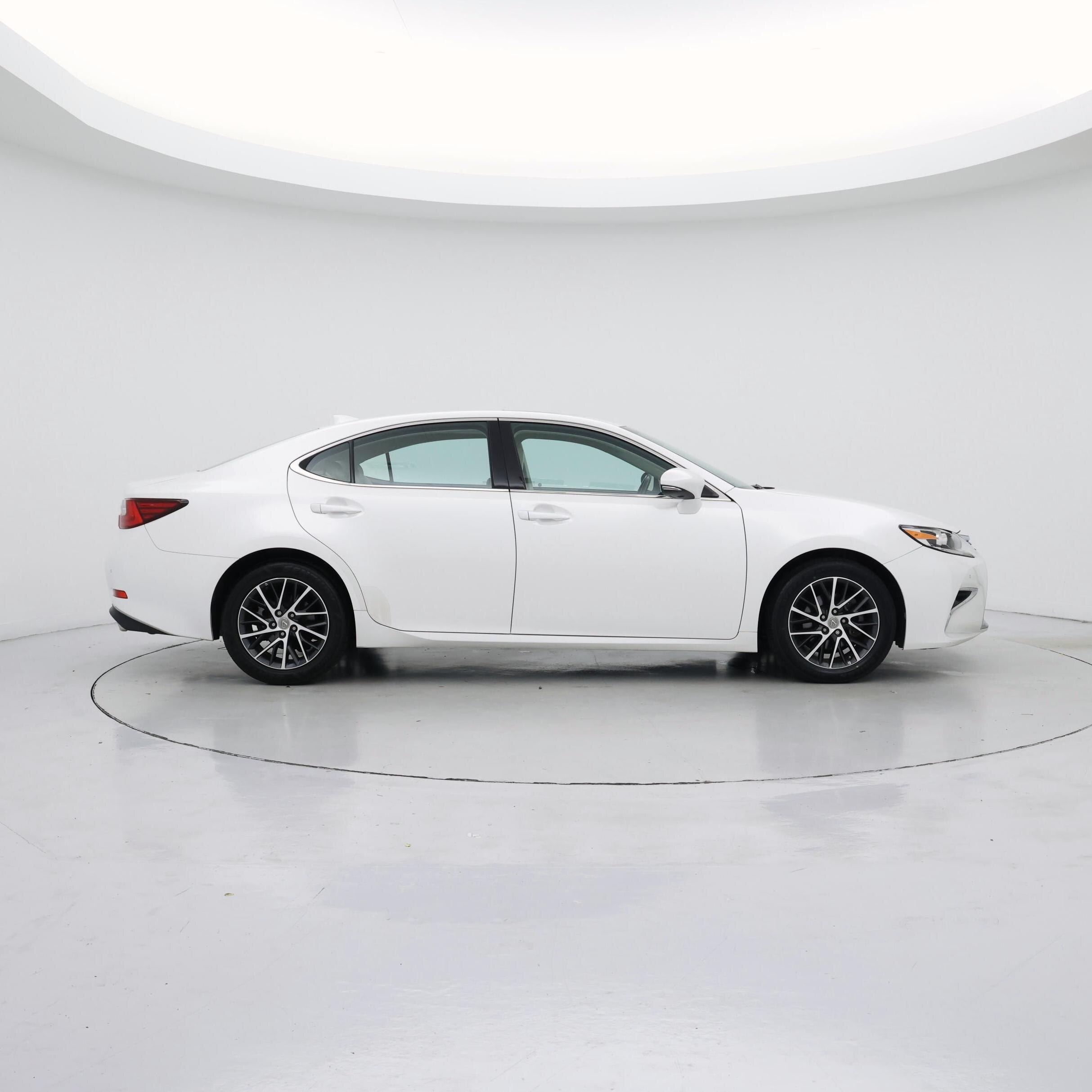 Thumbnail: 2018 Lexus ES - 7