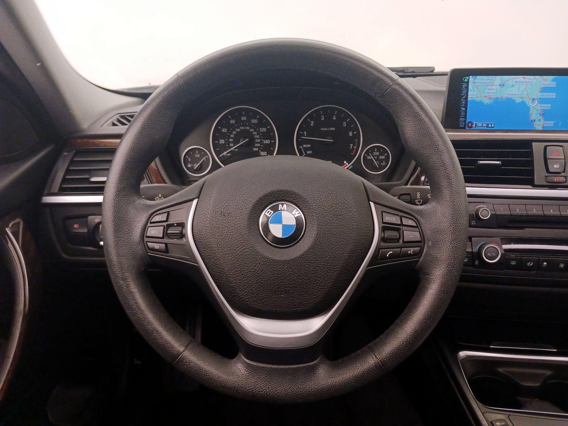 Thumbnail: 2015 BMW 3 Series - 10