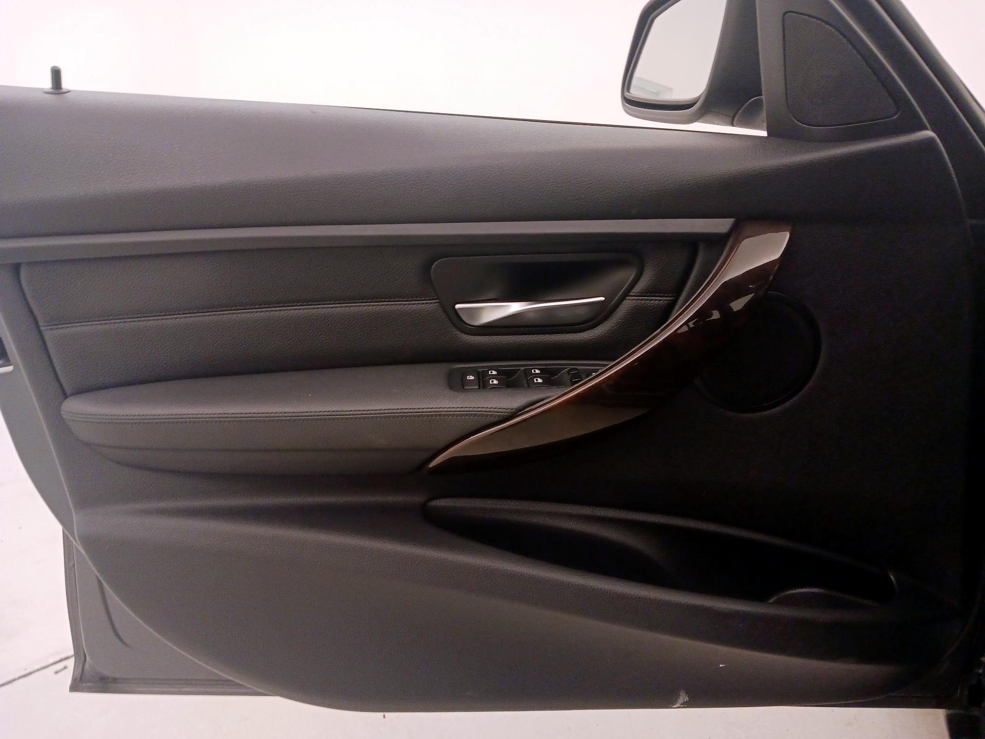 Thumbnail: 2015 BMW 3 Series - 12