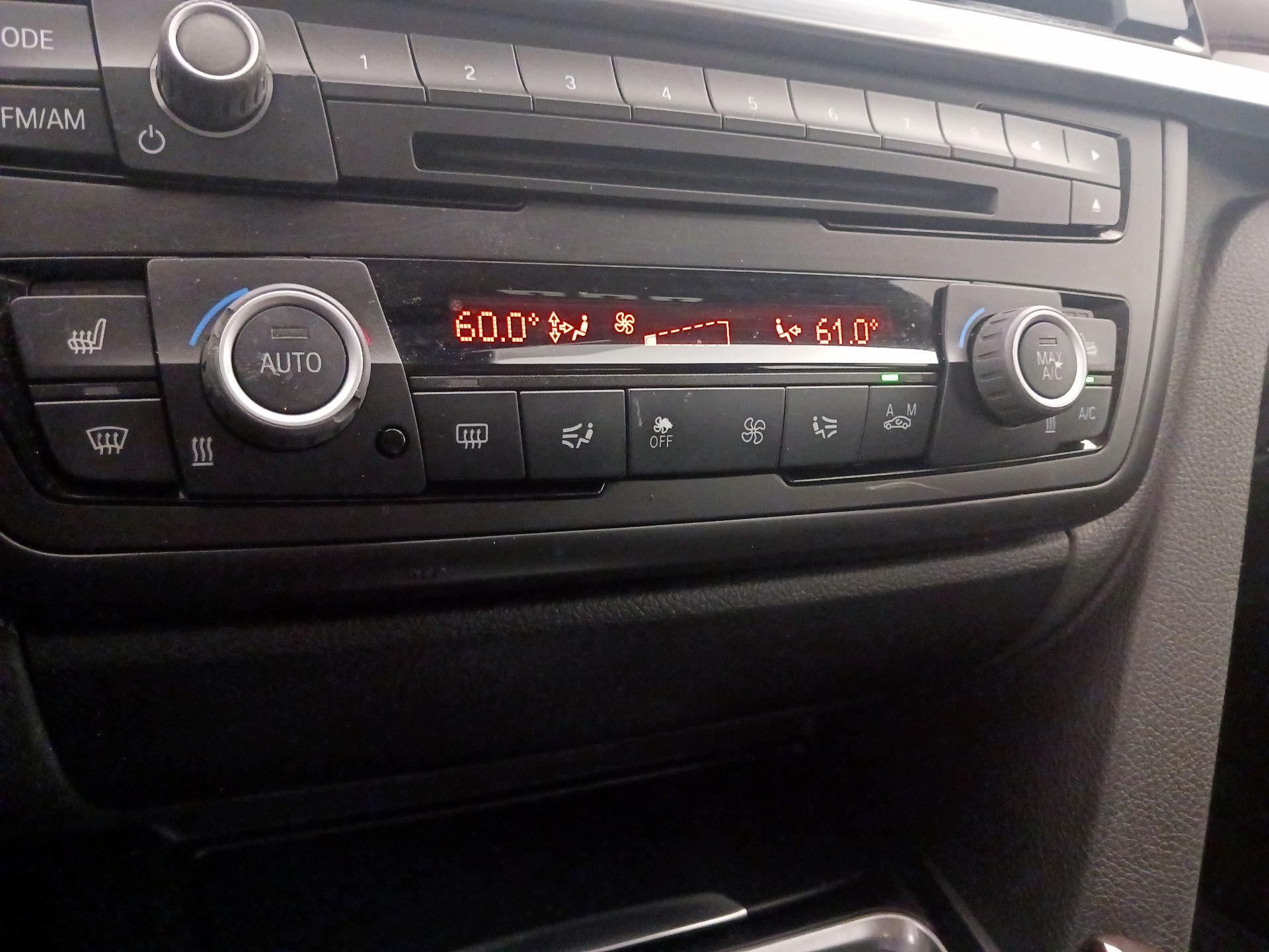 Thumbnail: 2015 BMW 3 Series - 17