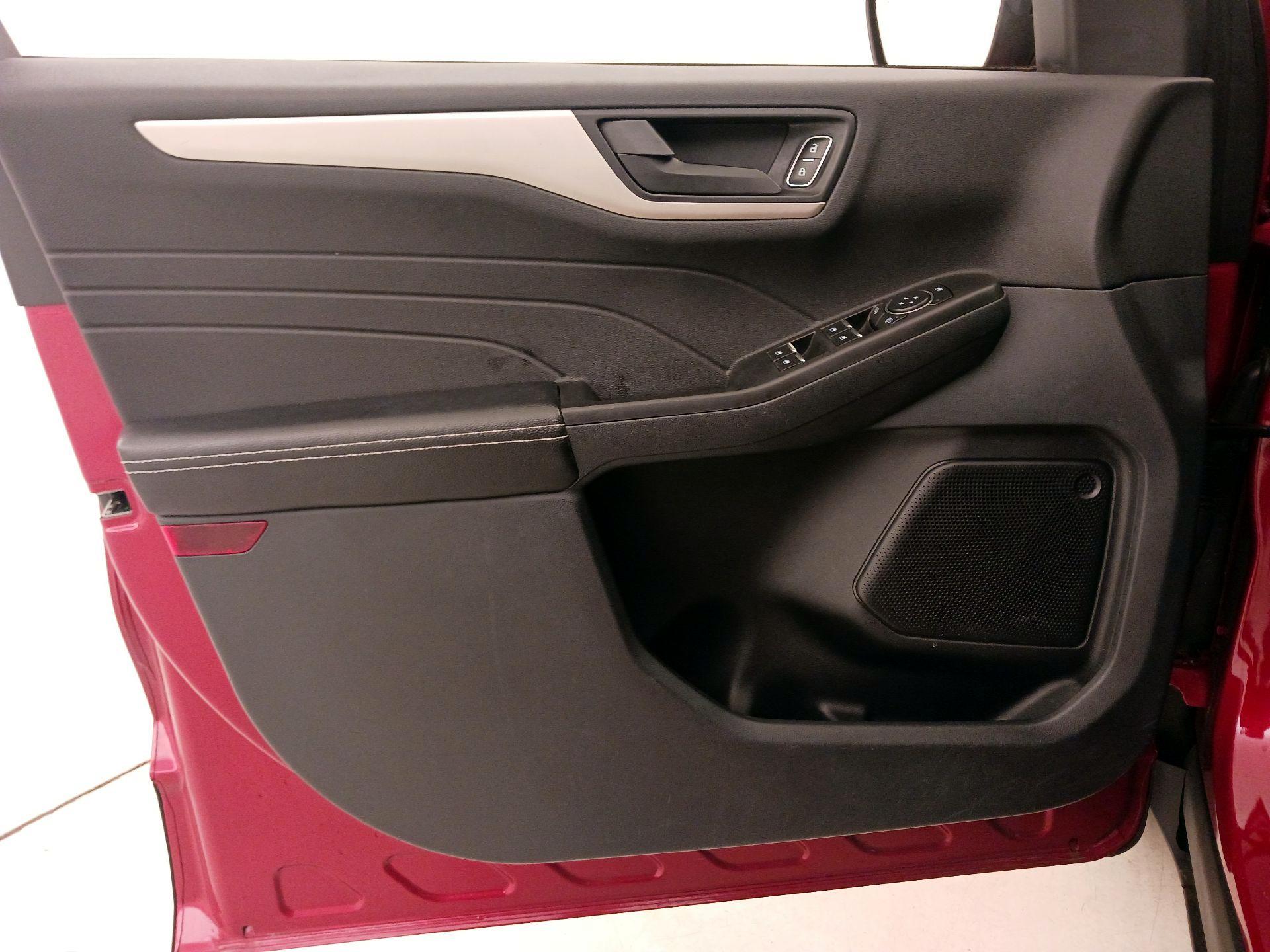 Thumbnail: 2022 Ford Escape - 12