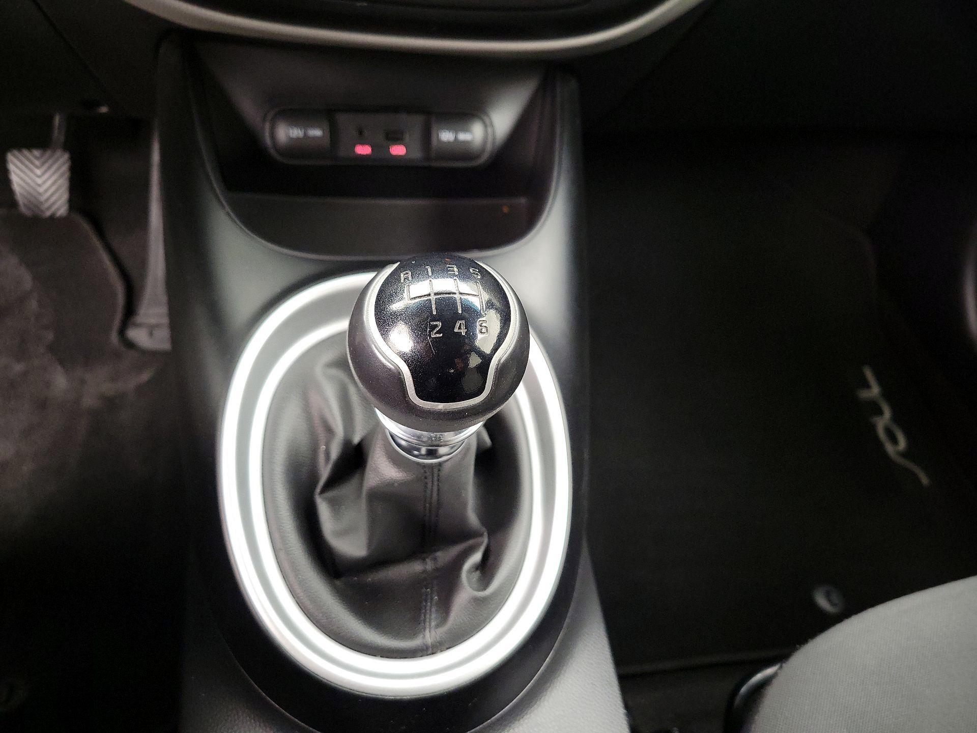 Thumbnail: 2014 Kia Soul - 16