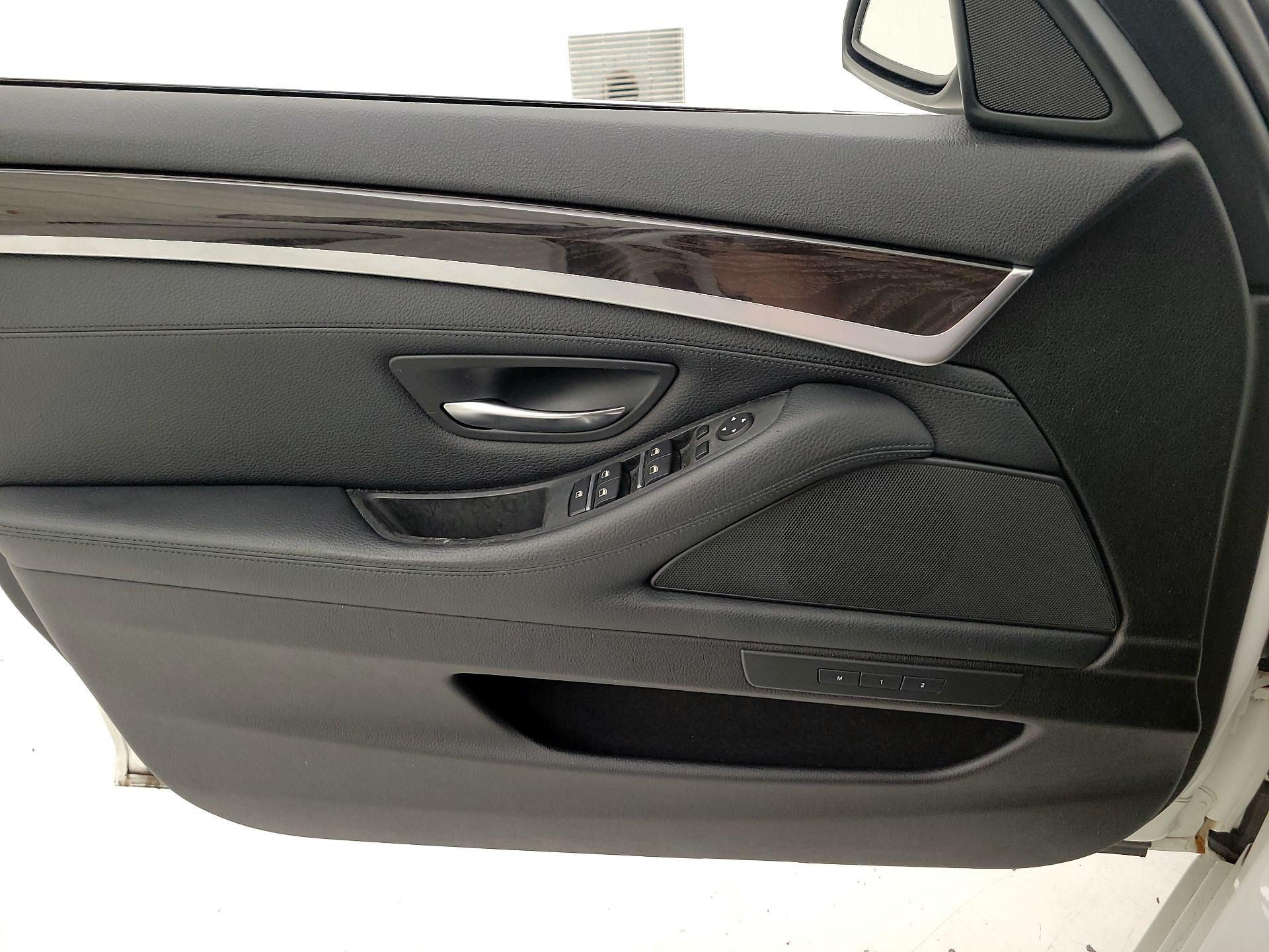 Thumbnail: 2014 BMW 5 Series - 12