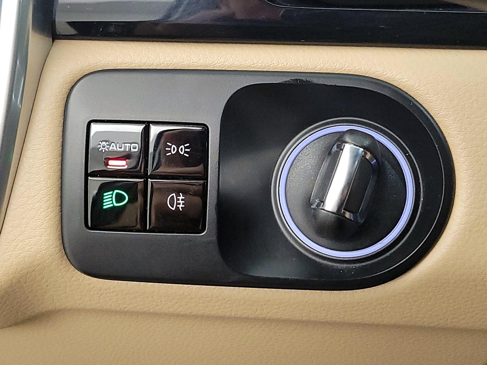 Thumbnail: 2021 Porsche Cayenne - 13