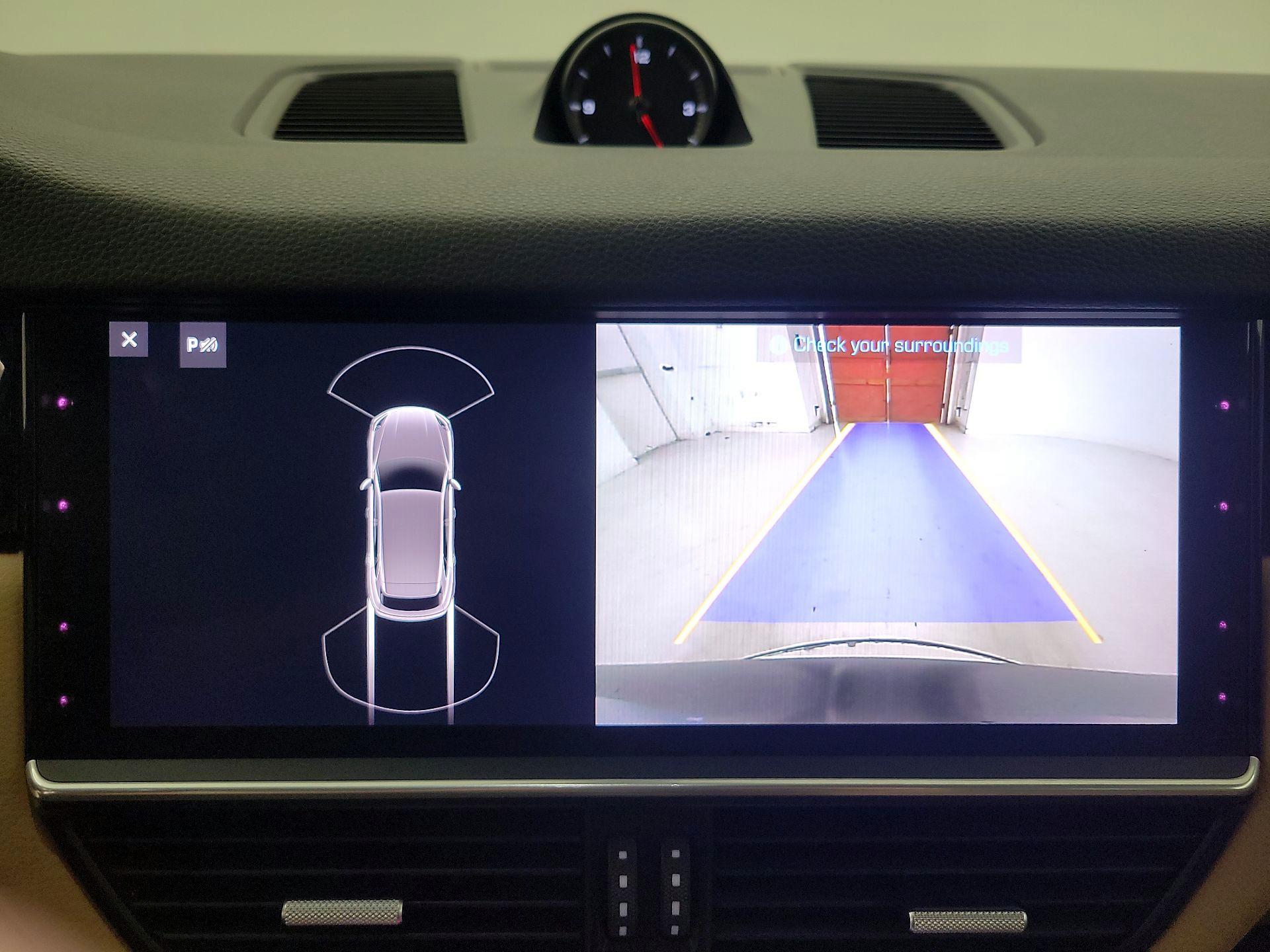 Thumbnail: 2021 Porsche Cayenne - 15