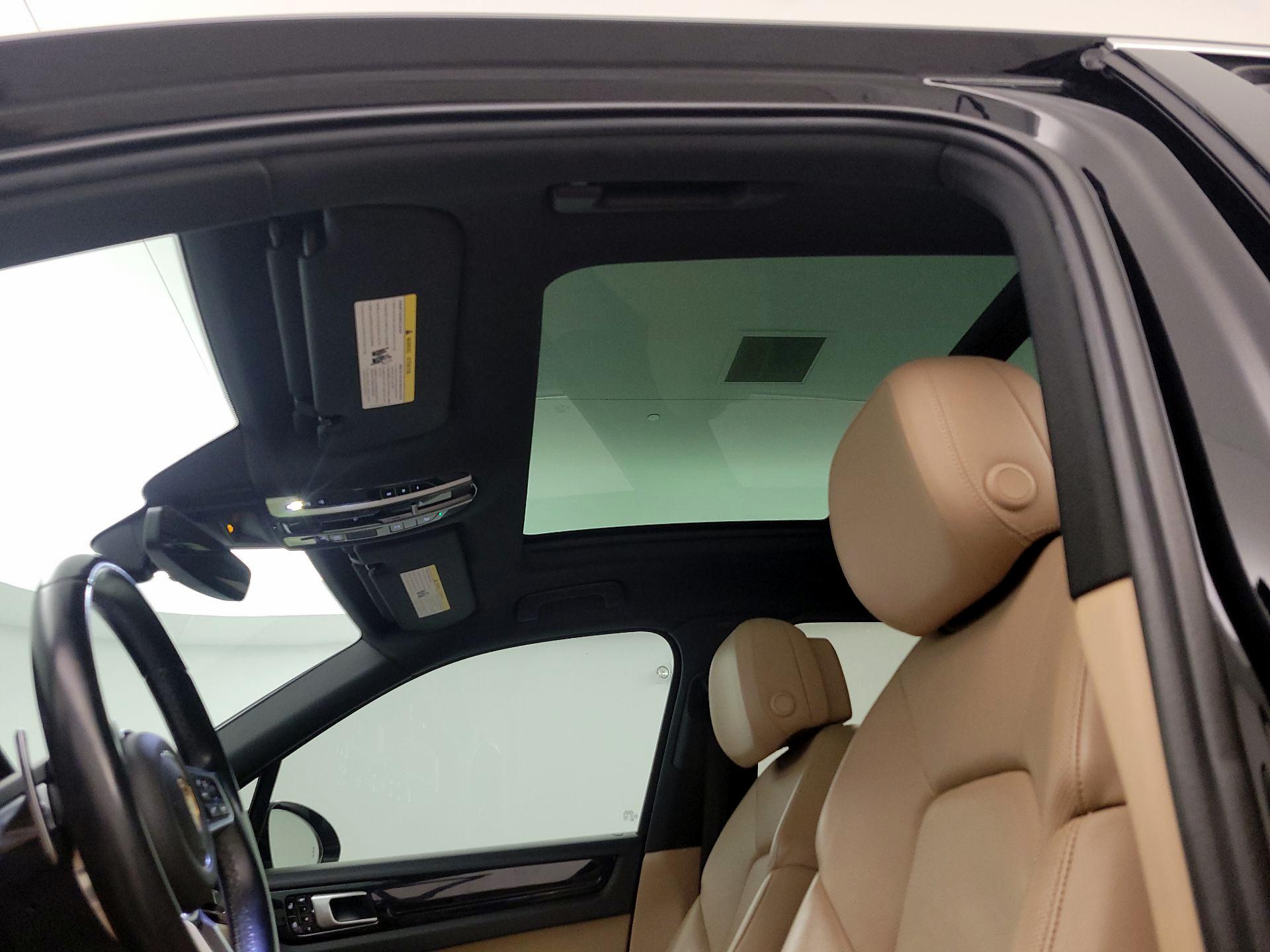 Thumbnail: 2021 Porsche Cayenne - 20