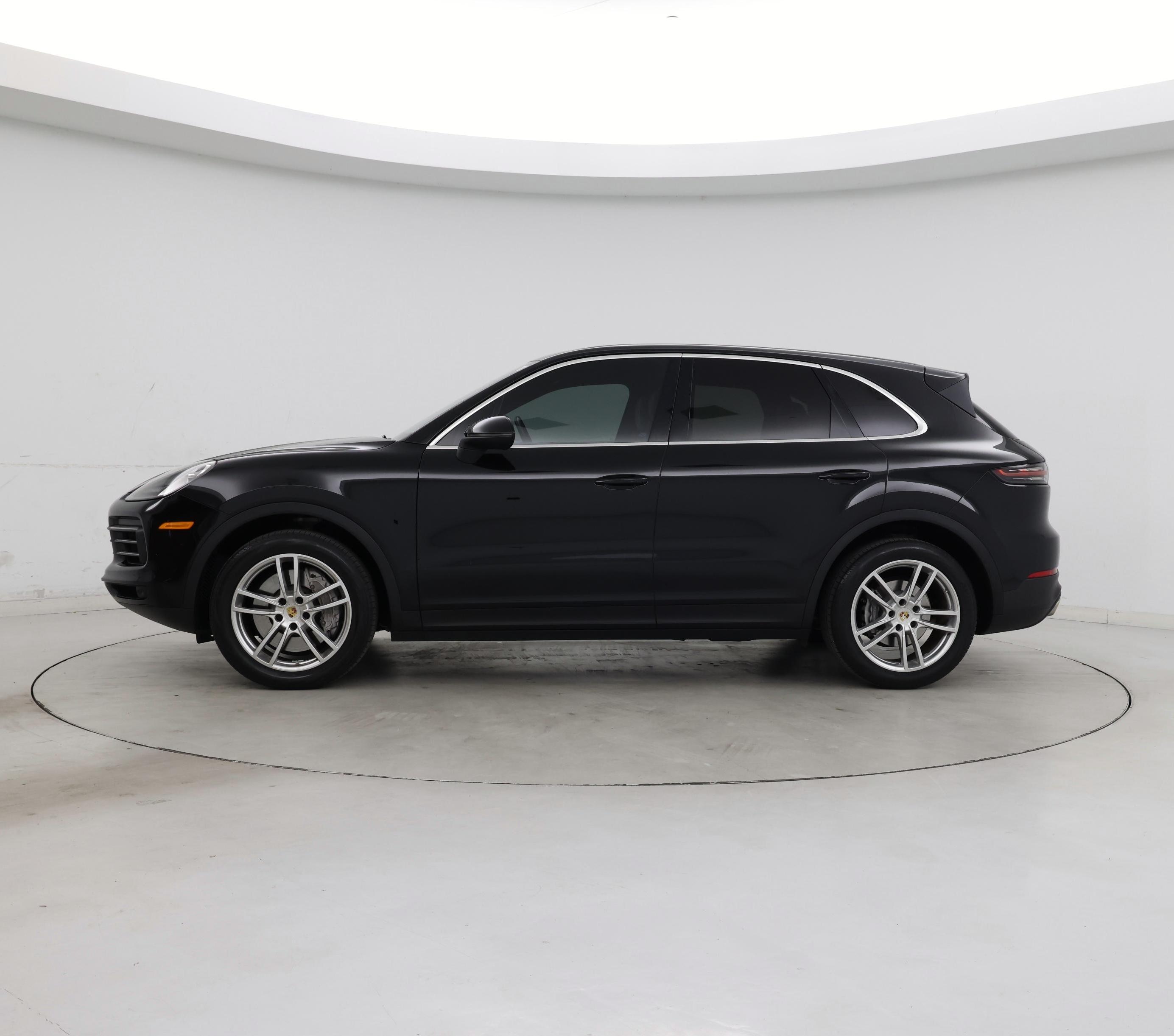 Thumbnail: 2021 Porsche Cayenne - 3