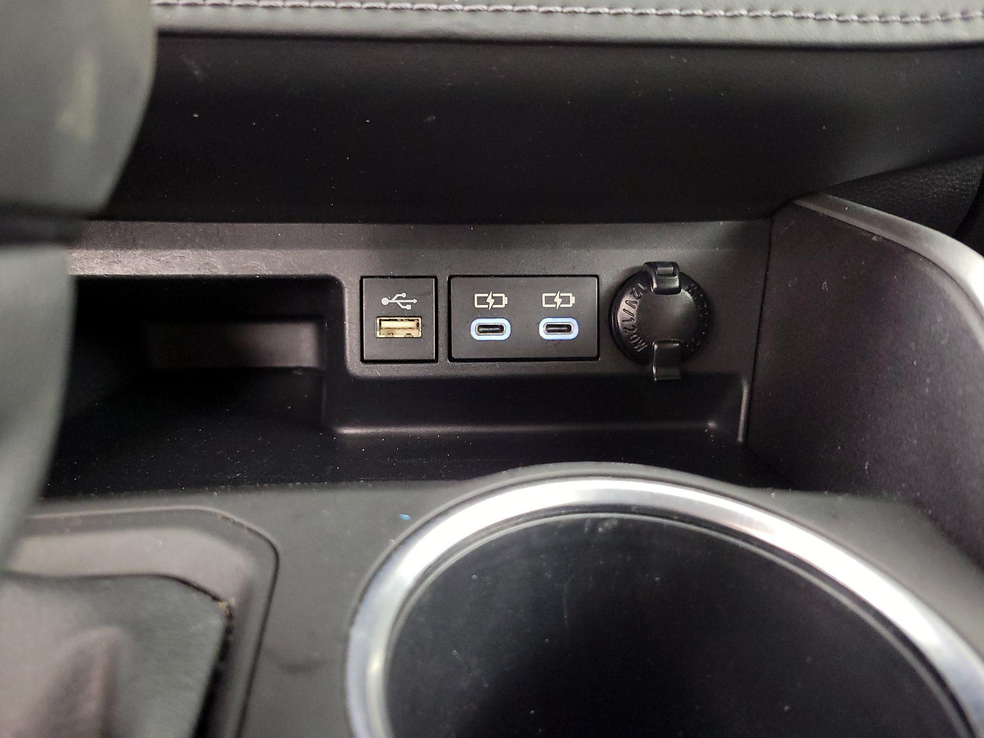 Thumbnail: 2023 Toyota Highlander - 18